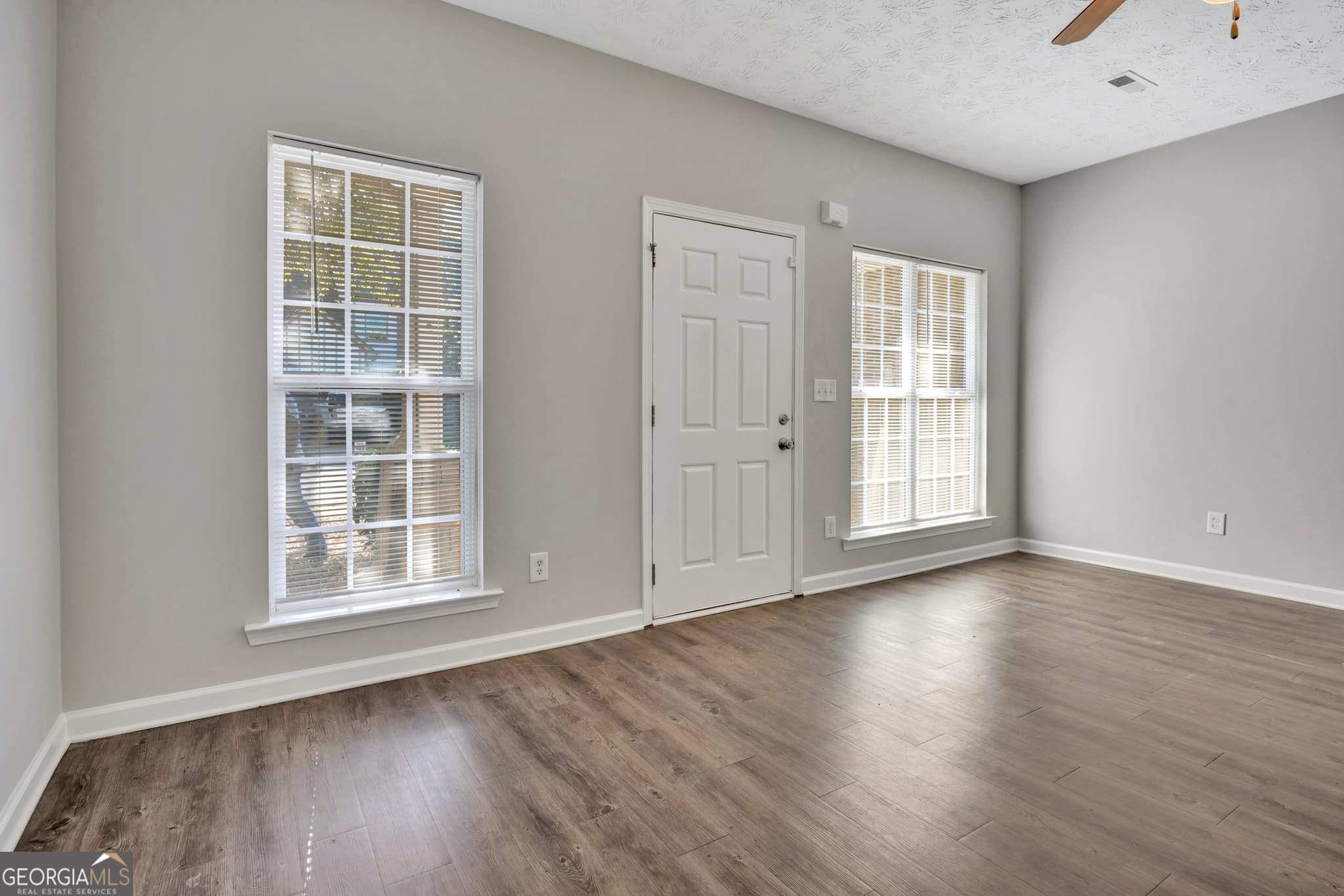 3 bedroom, 2.5 bathroom, 2,291 sq ft single family residence for sale at 110 Colony Park Lane, Locust Grove, GA 30248 — photo 8