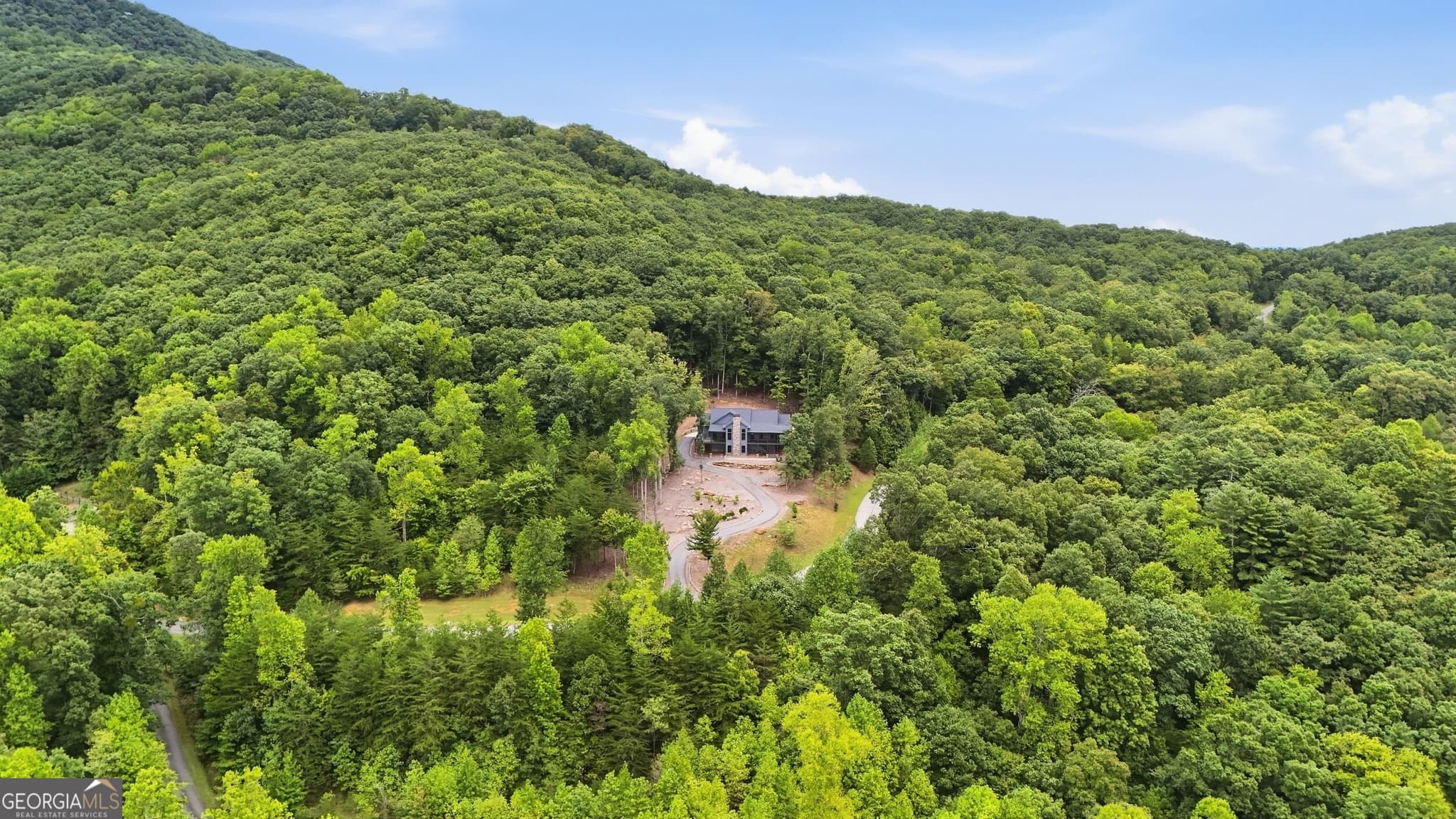 6 bedroom, 4 bathroom, 2,987 sq ft single family residence for sale at 77 N. Shore Drive, Cleveland, GA 30528 — photo 6