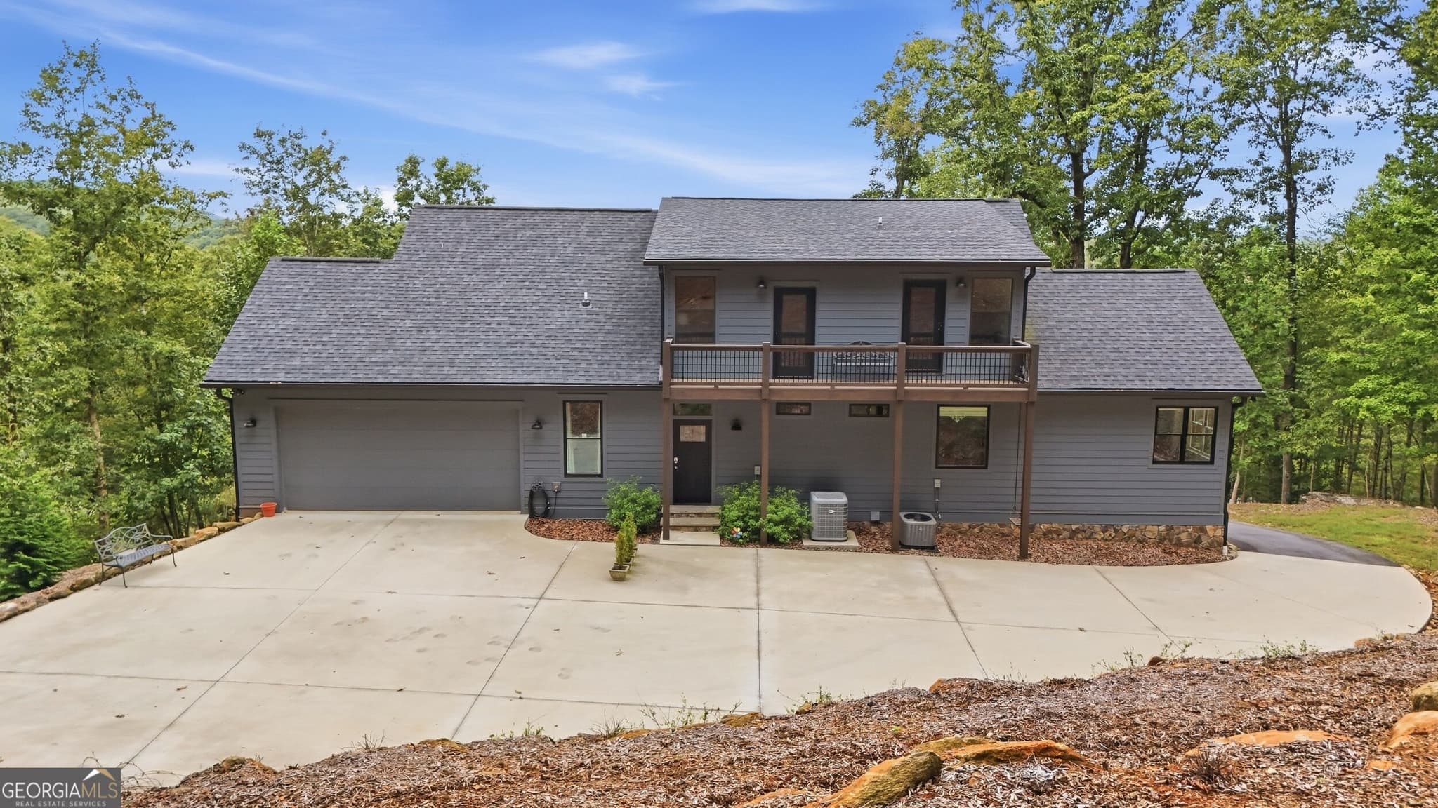 6 bedroom, 4 bathroom, 2,987 sq ft single family residence for sale at 77 N. Shore Drive, Cleveland, GA 30528 — photo 3