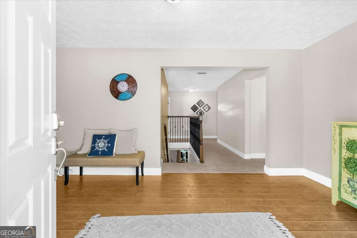 4 bedroom, 3 bathroom, 2,202 sq ft single family residence for sale at 9670 Lee Circle, Gainesville, GA 30506 — photo 5