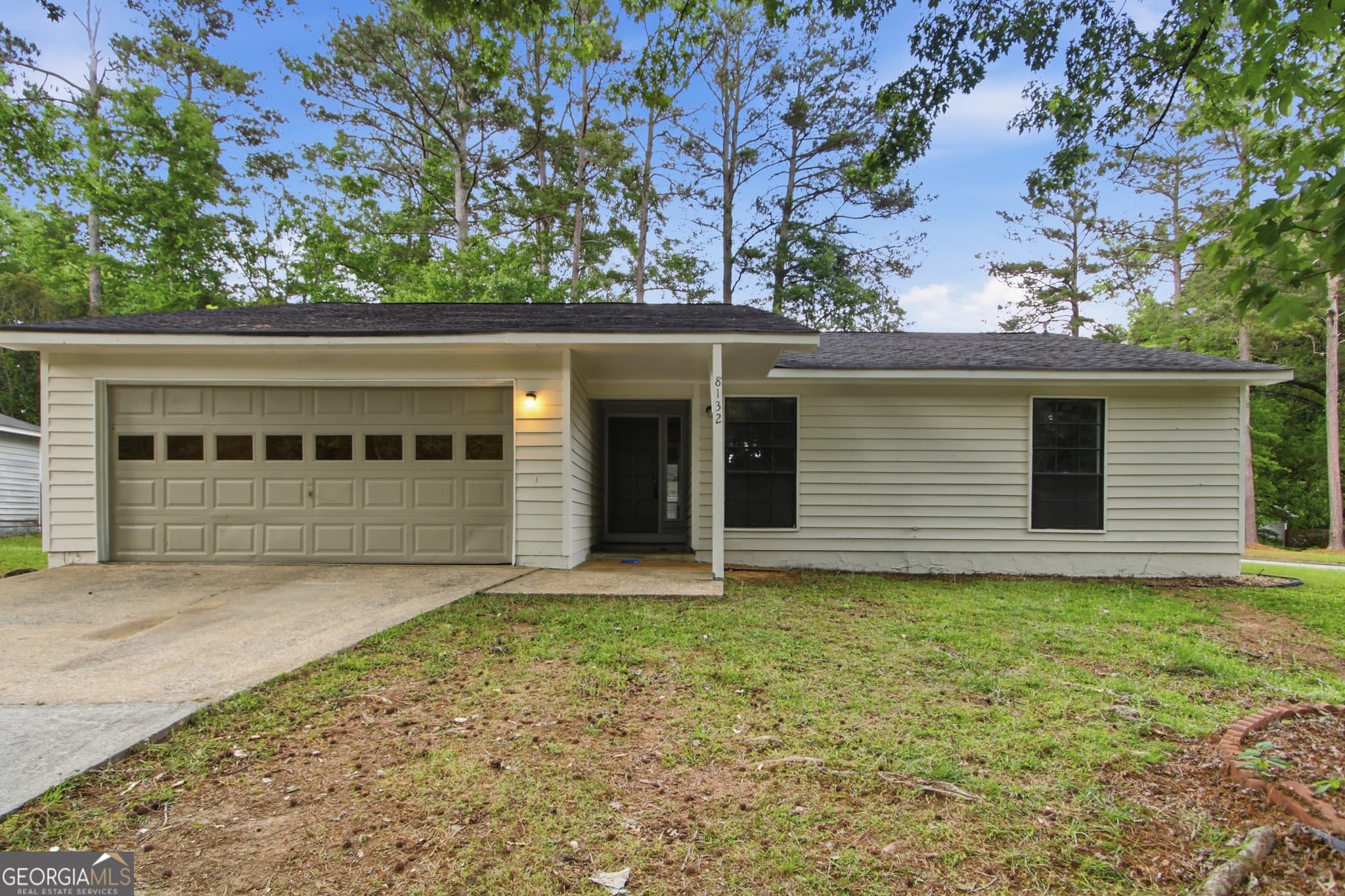 3 bedroom, 2 bathroom, 1,525 sq ft single family residence sold at 8132 Creekstone Court, Riverdale, GA 30274