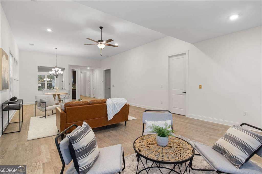 3 bedroom, 2 bathroom, 1,948 sq ft single family residence for sale at 321 Cottonwood Circle, Peachtree City, GA 30269 — photo 7