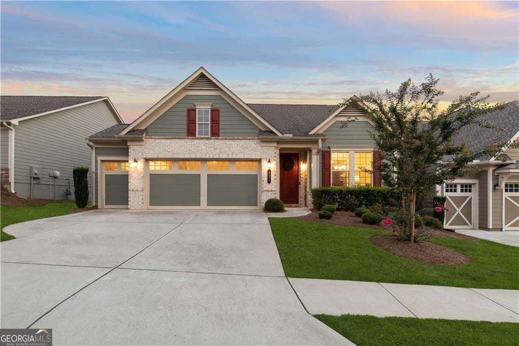 3 bedroom, 2 bathroom, 1,948 sq ft single family residence for sale at 321 Cottonwood Circle, Peachtree City, GA 30269 — photo 1 of 30