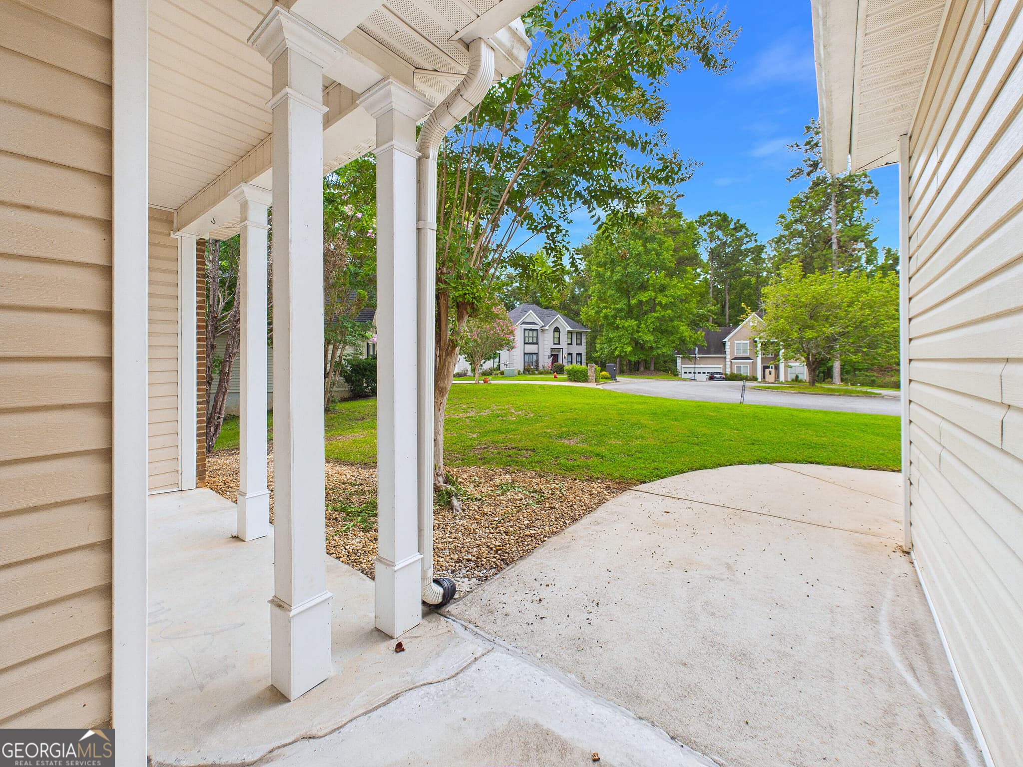 4 bedroom, 2.5 bathroom, 2,440 sq ft single family residence for sale at 331 Wimbledon Court, Macon, GA 31211 — photo 10