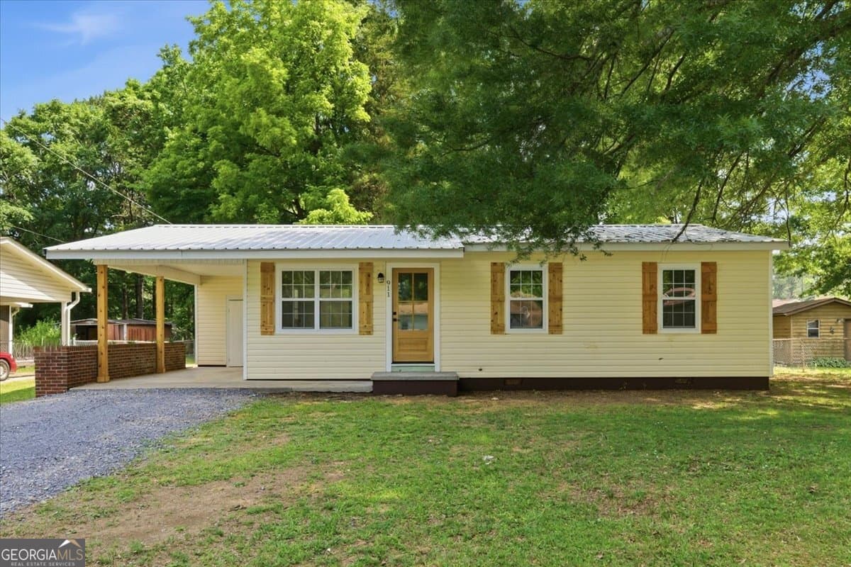 3 bedroom, 2 bathroom, 1,500 sq ft single family residence sold at 911 Bomar Street, Lafayette, GA 30728