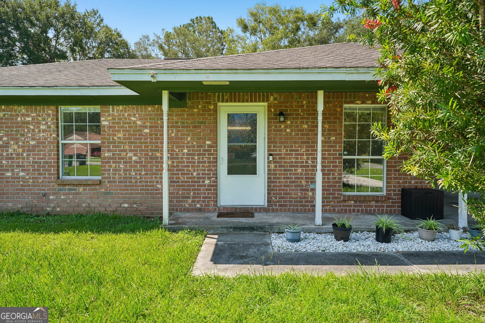 3 bedroom, 1 bathroom, 1,000 sq ft single family residence under contract at 310 Watts Street, St. Marys, GA 31558 — photo 2