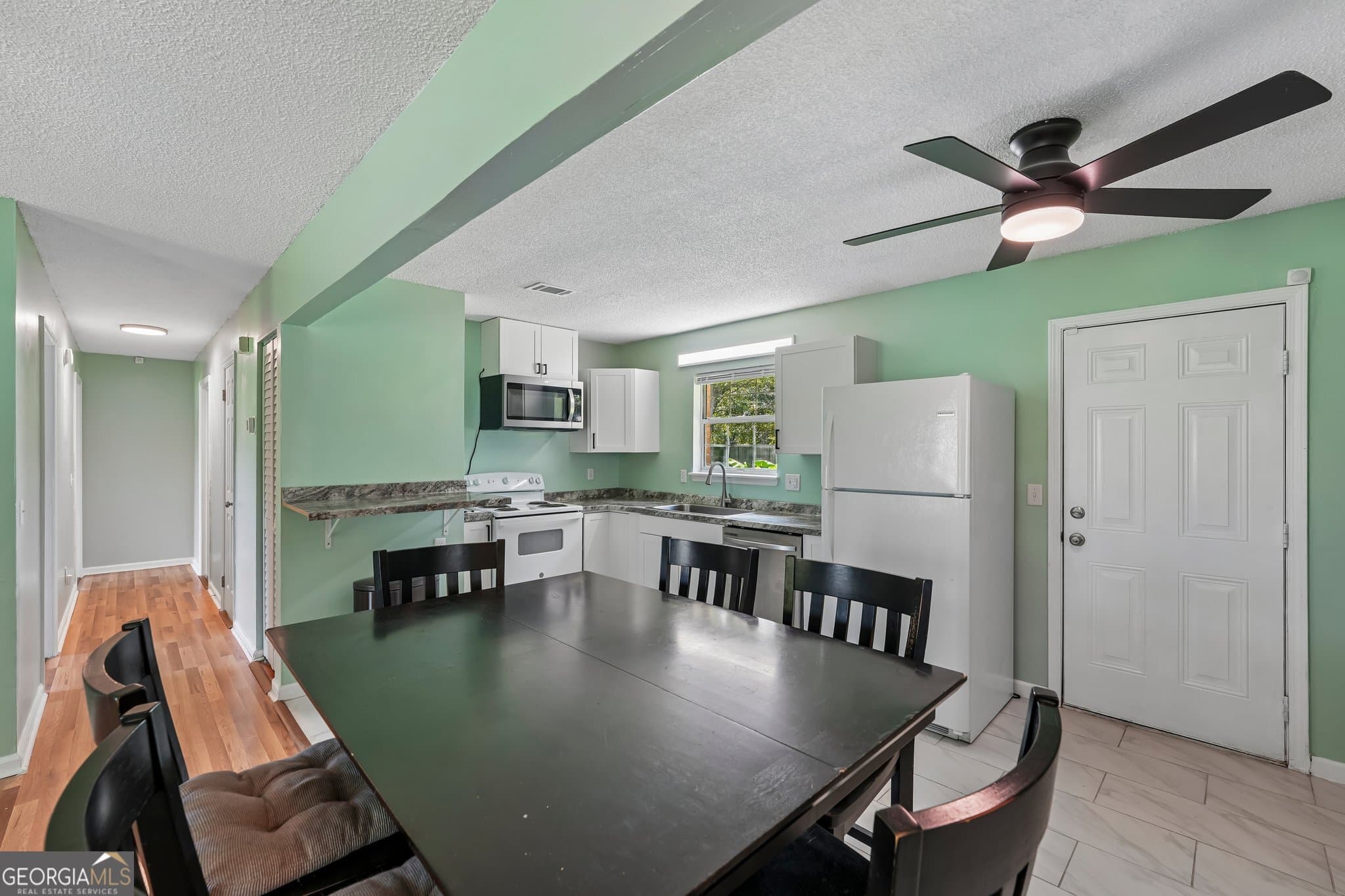 3 bedroom, 1 bathroom, 1,000 sq ft single family residence under contract at 310 Watts Street, St. Marys, GA 31558 — photo 4