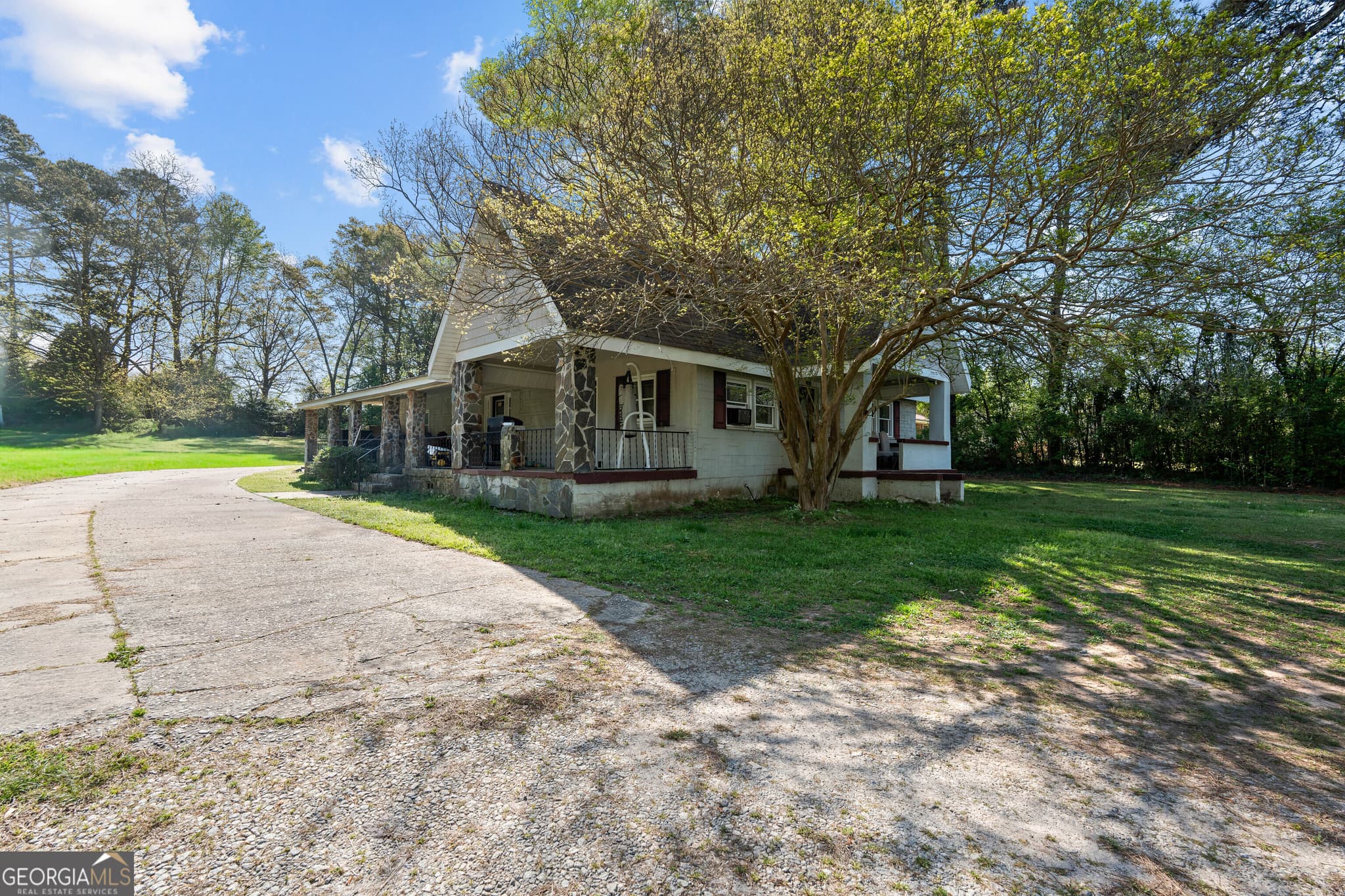 4 bedroom, 2 bathroom, 1,999 sq ft single family residence for sale at 1210 Everee Inn Road, Griffin, GA 30224 — photo 3