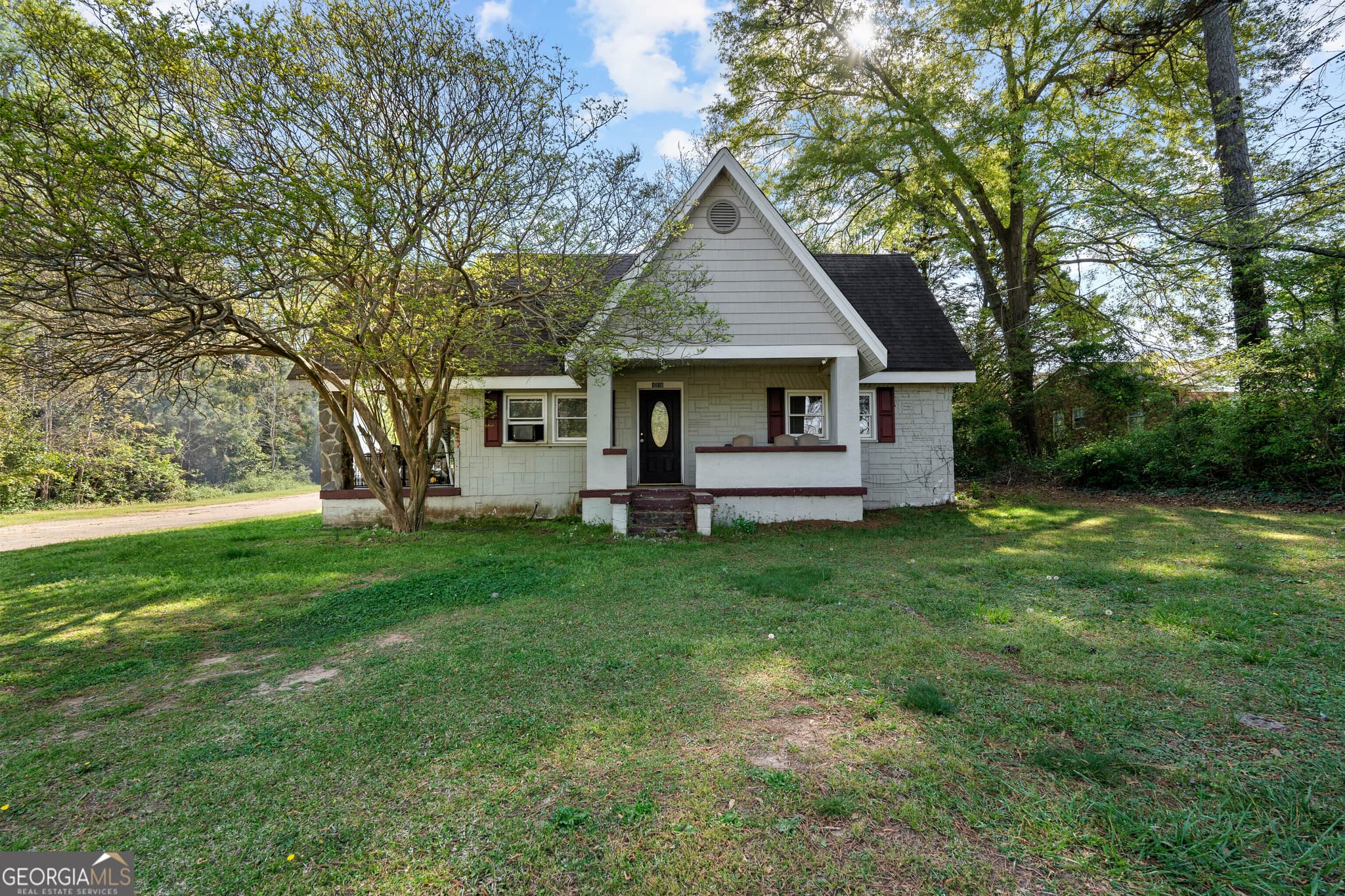 4 bedroom, 2 bathroom, 1,999 sq ft single family residence for sale at 1210 Everee Inn Road, Griffin, GA 30224