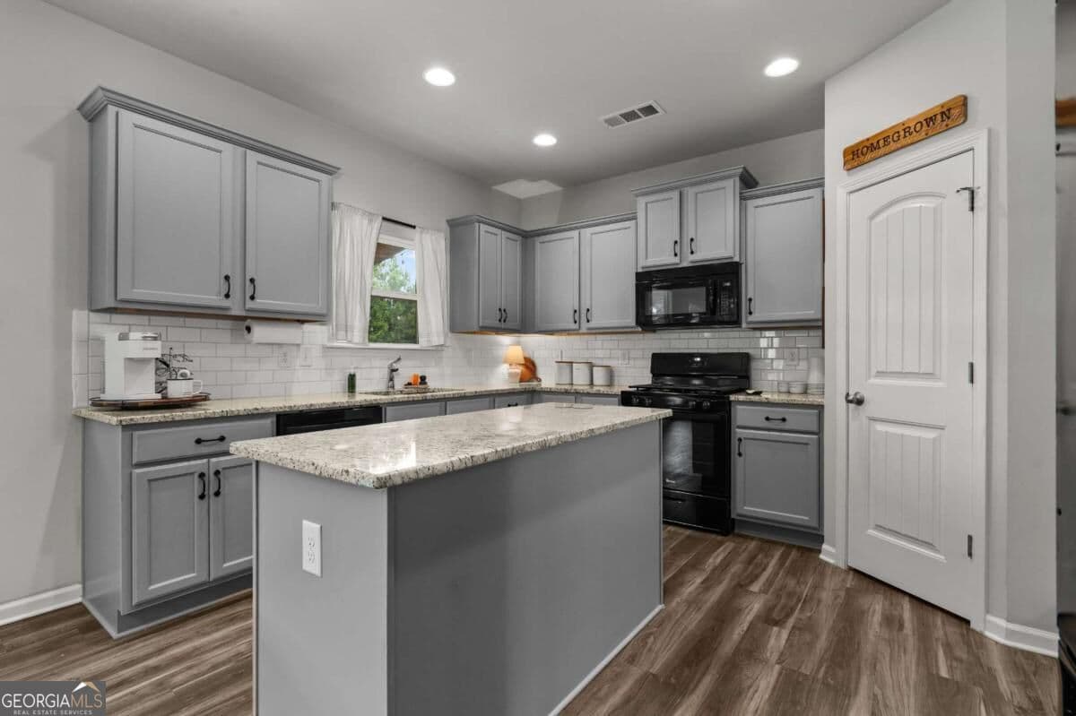 4 bedroom, 2.5 bathroom, 2,102 sq ft single family residence for sale at 113 Boxwood Way, Dallas, GA 30132 — photo 7