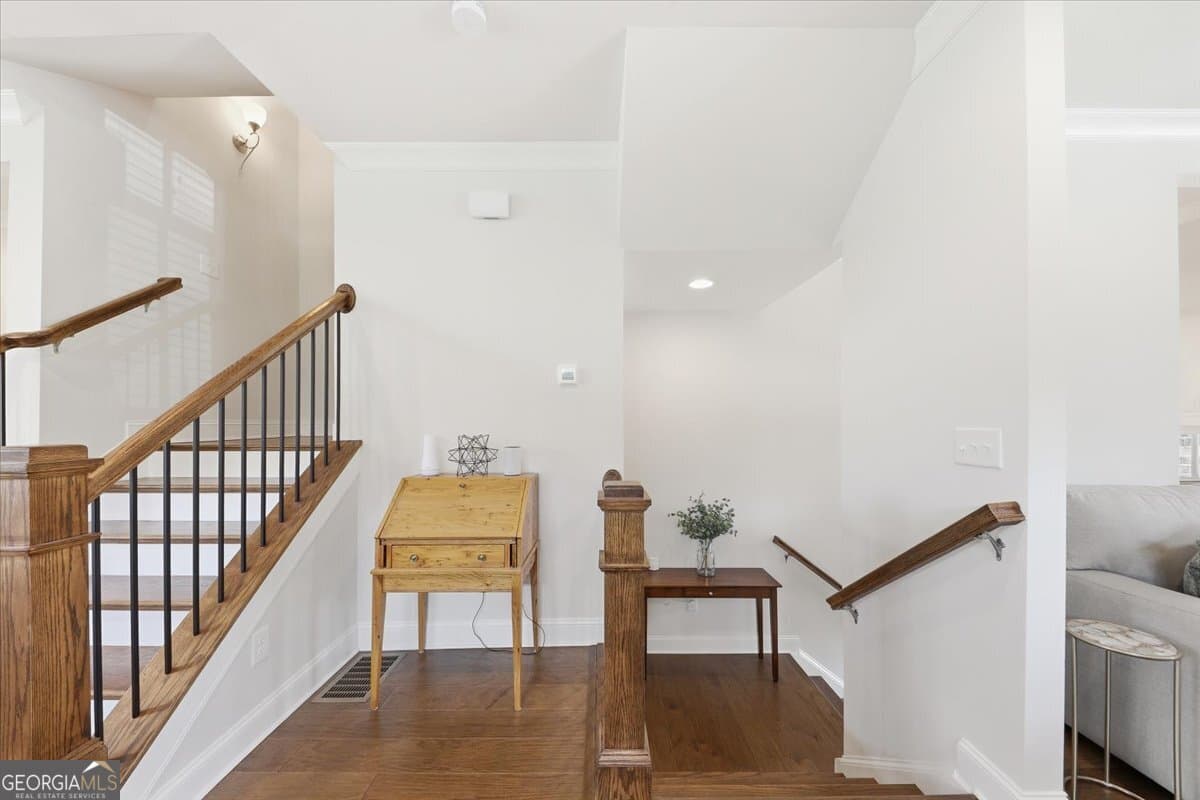 4 bedroom, 3.5 bathroom townhouse for sale at 1421 Wisteria Wall Drive, Suwanee, GA 30024 — photo 7