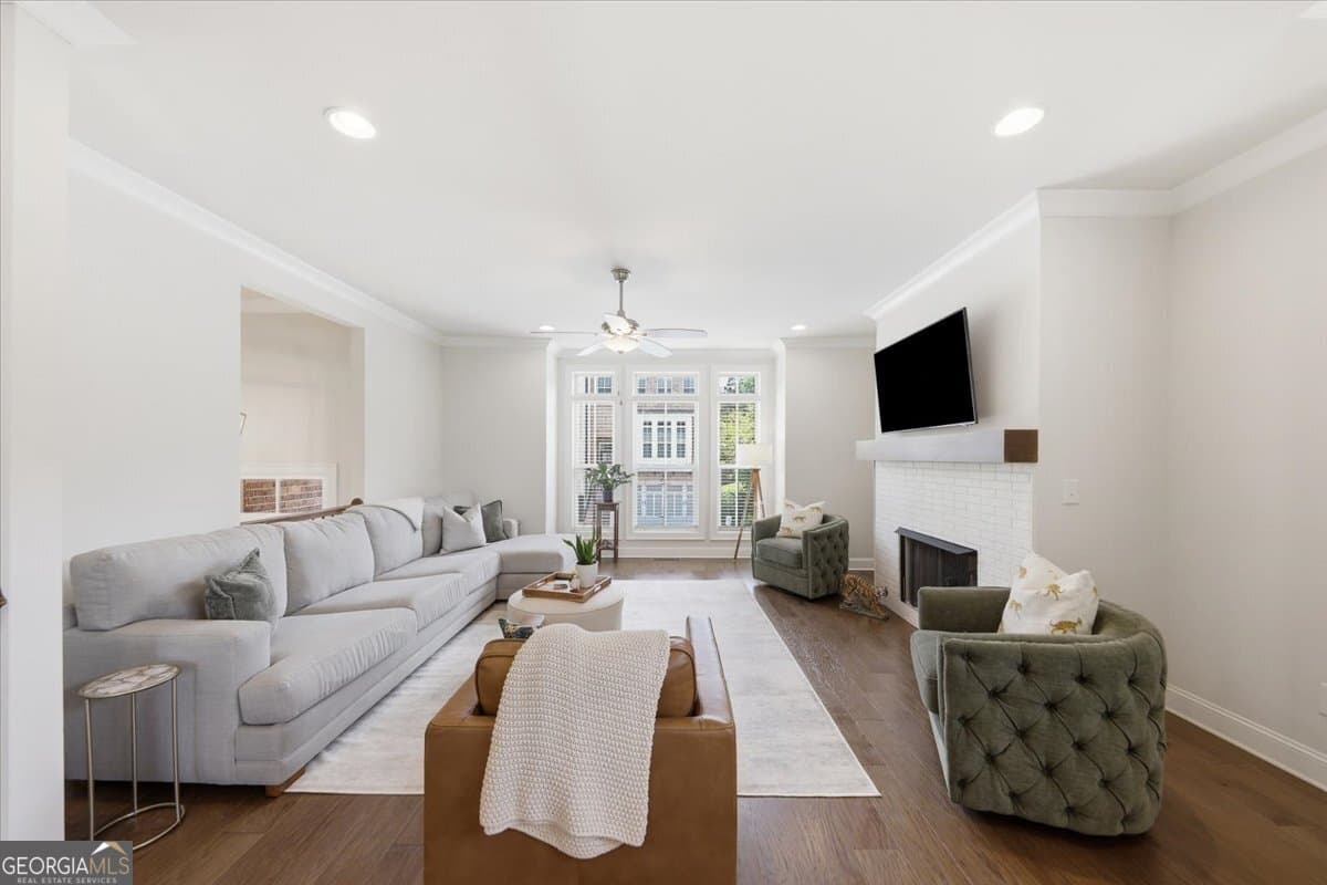 4 bedroom, 3.5 bathroom townhouse for sale at 1421 Wisteria Wall Drive, Suwanee, GA 30024 — photo 8
