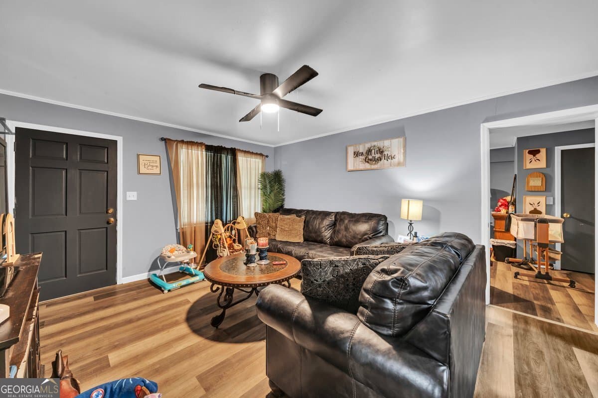 4 bedroom, 2 bathroom, 1,184 sq ft single family residence for sale at 611 E 3rd Avenue, Cordele, GA 31015 — photo 3