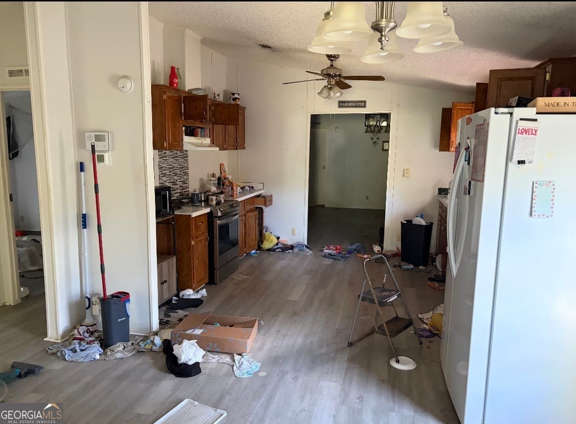 3 bedroom, 2 bathroom, 1,612 sq ft manufactured home,single family residence for sale at 138 Park Place, Albany, GA 31705 — photo 4