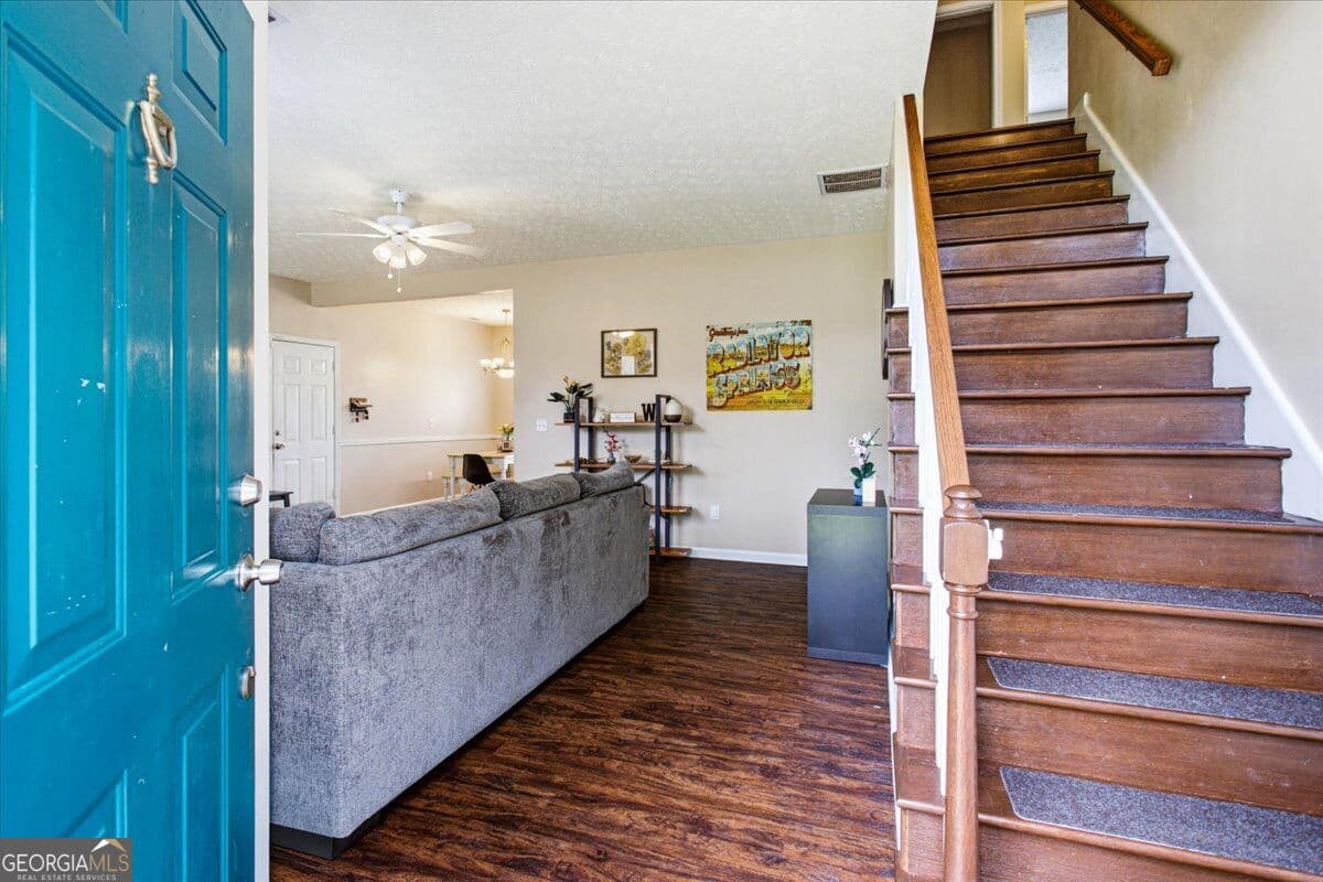 5 bedroom, 2.5 bathroom, 1,904 sq ft single family residence for sale at 43 Mosswood Court, Newnan, GA 30265 — photo 5