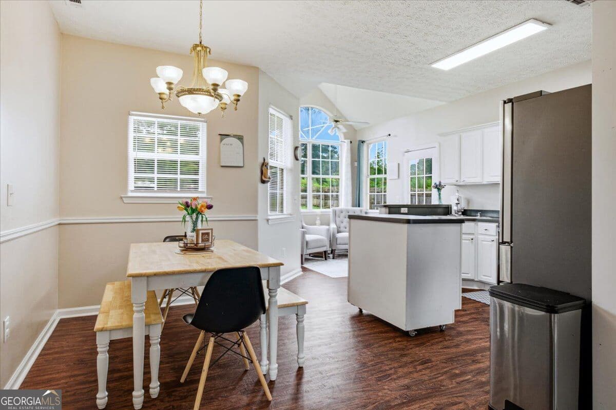 5 bedroom, 2.5 bathroom, 1,904 sq ft single family residence for sale at 43 Mosswood Court, Newnan, GA 30265 — photo 9