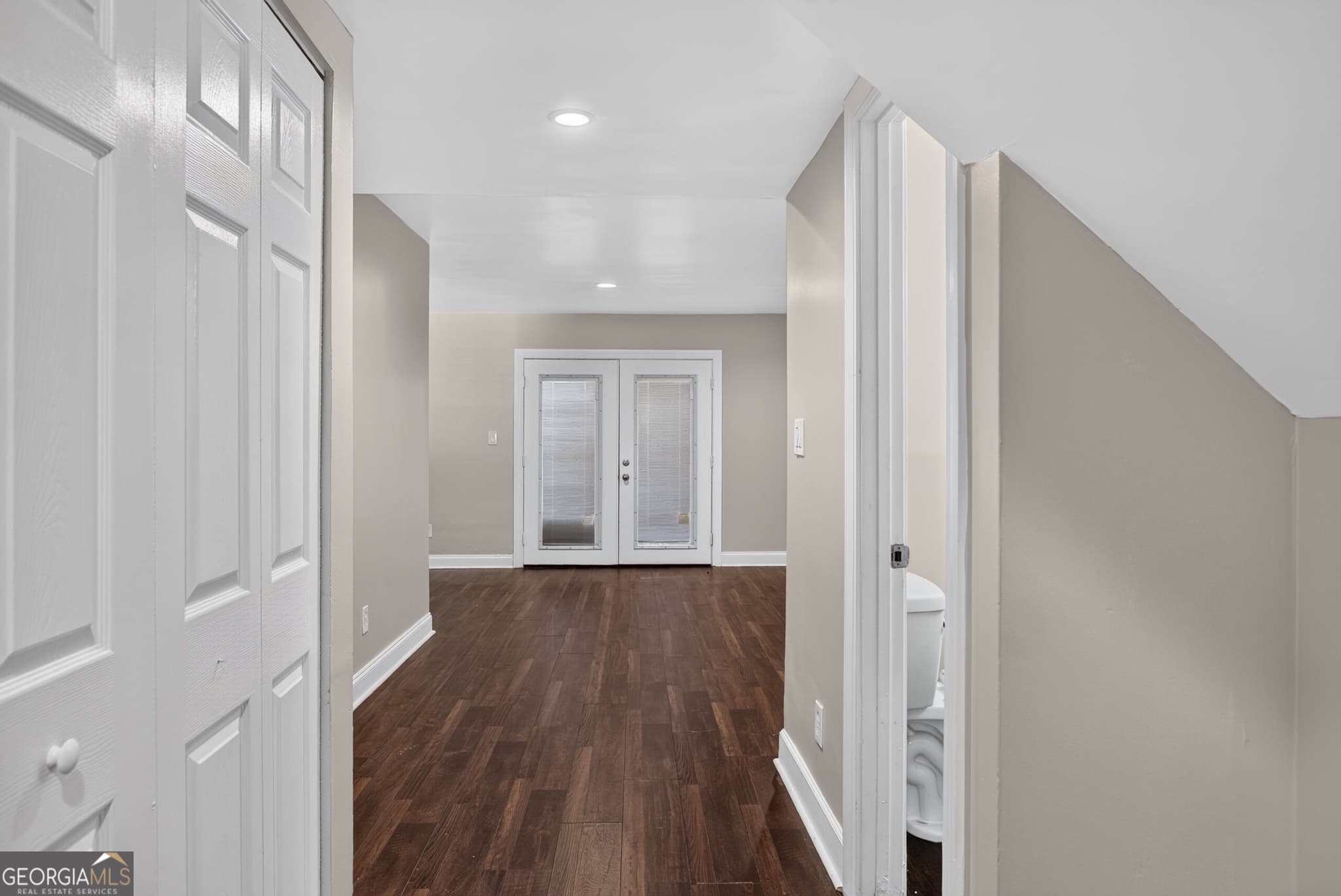 3 bedroom, 2.5 bathroom, 1,431 sq ft condominium for sale at 125 Governors Drive, Forest Park, GA 30297 — photo 3