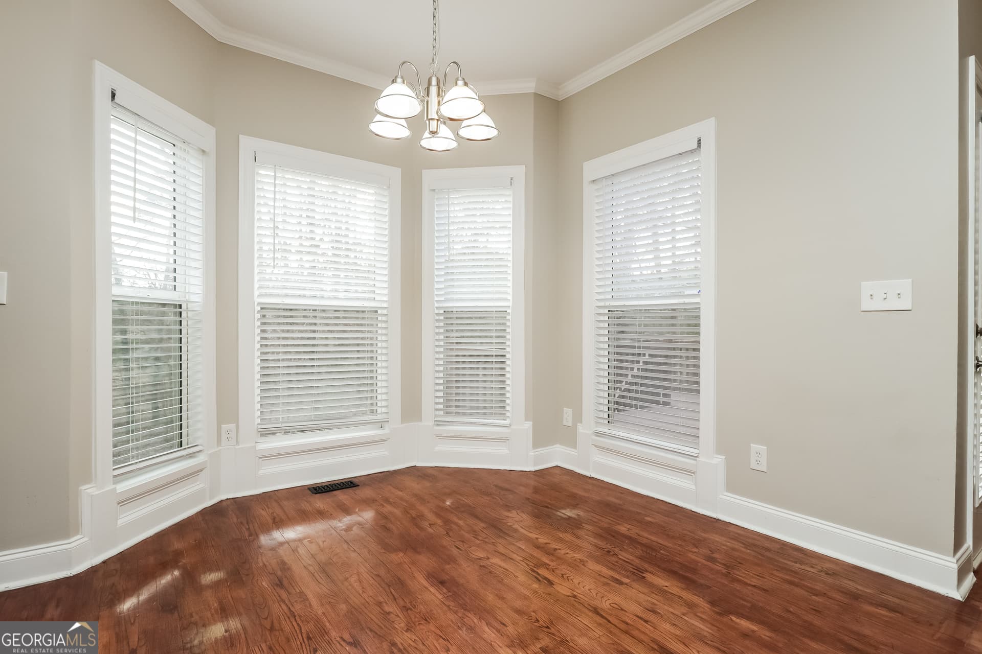 4 bedroom, 3 bathroom, 3,402 sq ft single family residence for sale at 1515 Royce Drive, Locust Grove, GA 30248 — photo 4