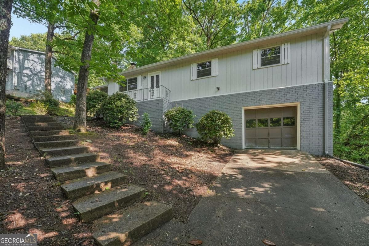 3 bedroom, 2 bathroom, 1,232 sq ft single family residence sold at 3833 Cindy Drive, Douglasville, GA 30135