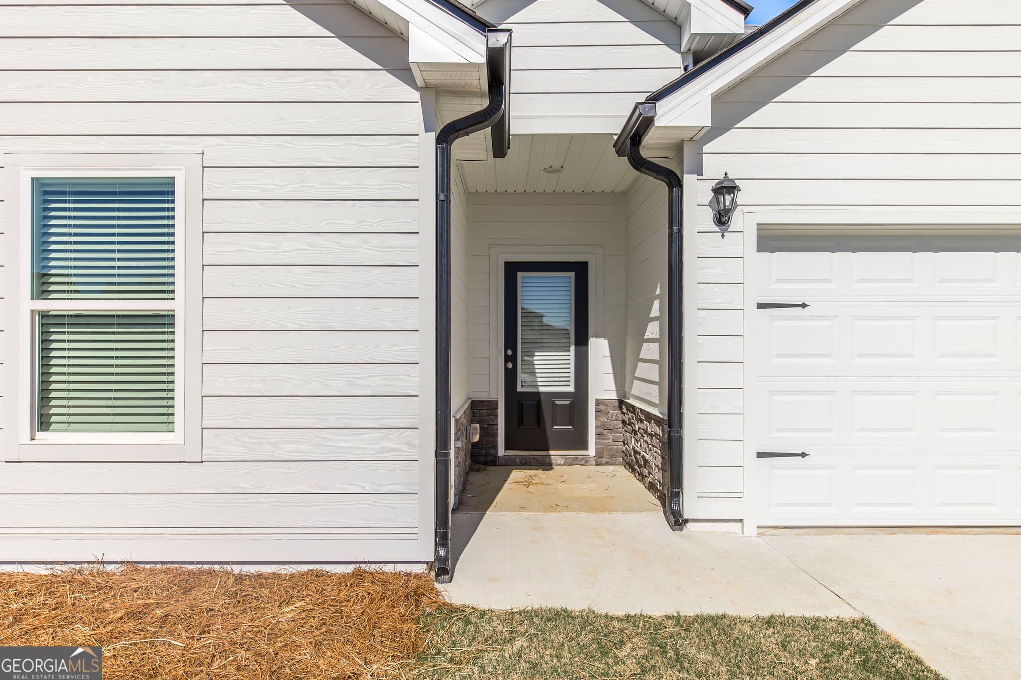 4 bedroom, 2.5 bathroom, 2,091 sq ft single family residence for sale at 104 Bulloch Court, Byron, GA 31008 — photo 3