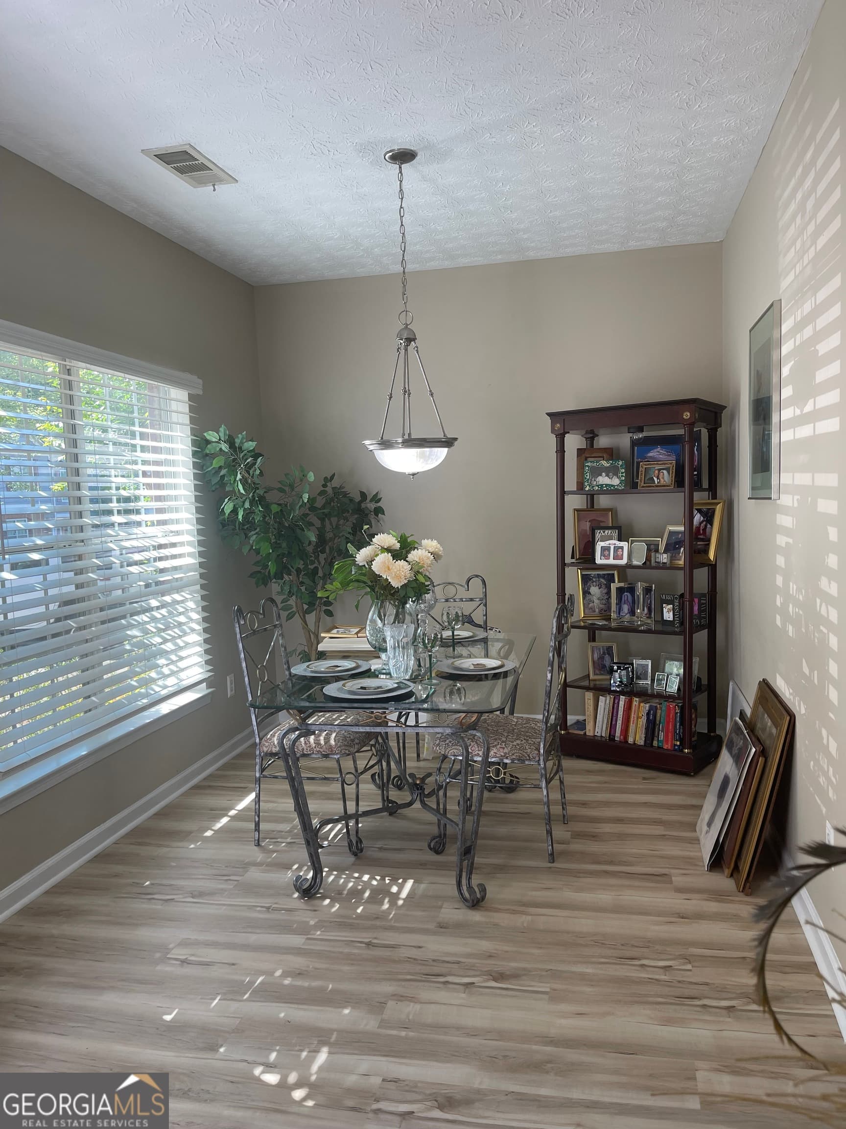 2 bedroom, 2.5 bathroom, 1,215 sq ft condominium for sale at 4911 Walden Lake Square, Decatur, GA 30035 — photo 2