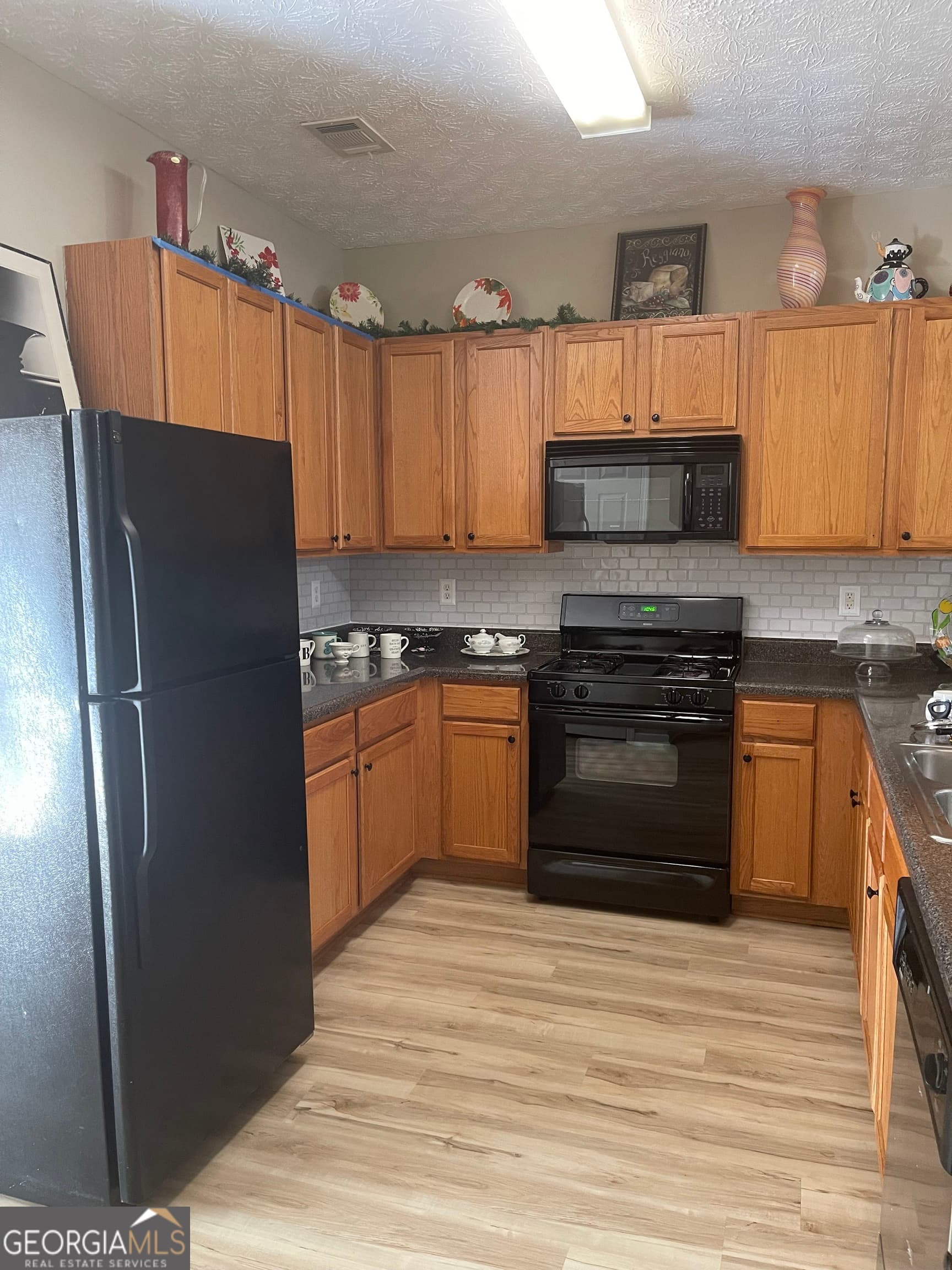 2 bedroom, 2.5 bathroom, 1,215 sq ft condominium for sale at 4911 Walden Lake Square, Decatur, GA 30035 — photo 6