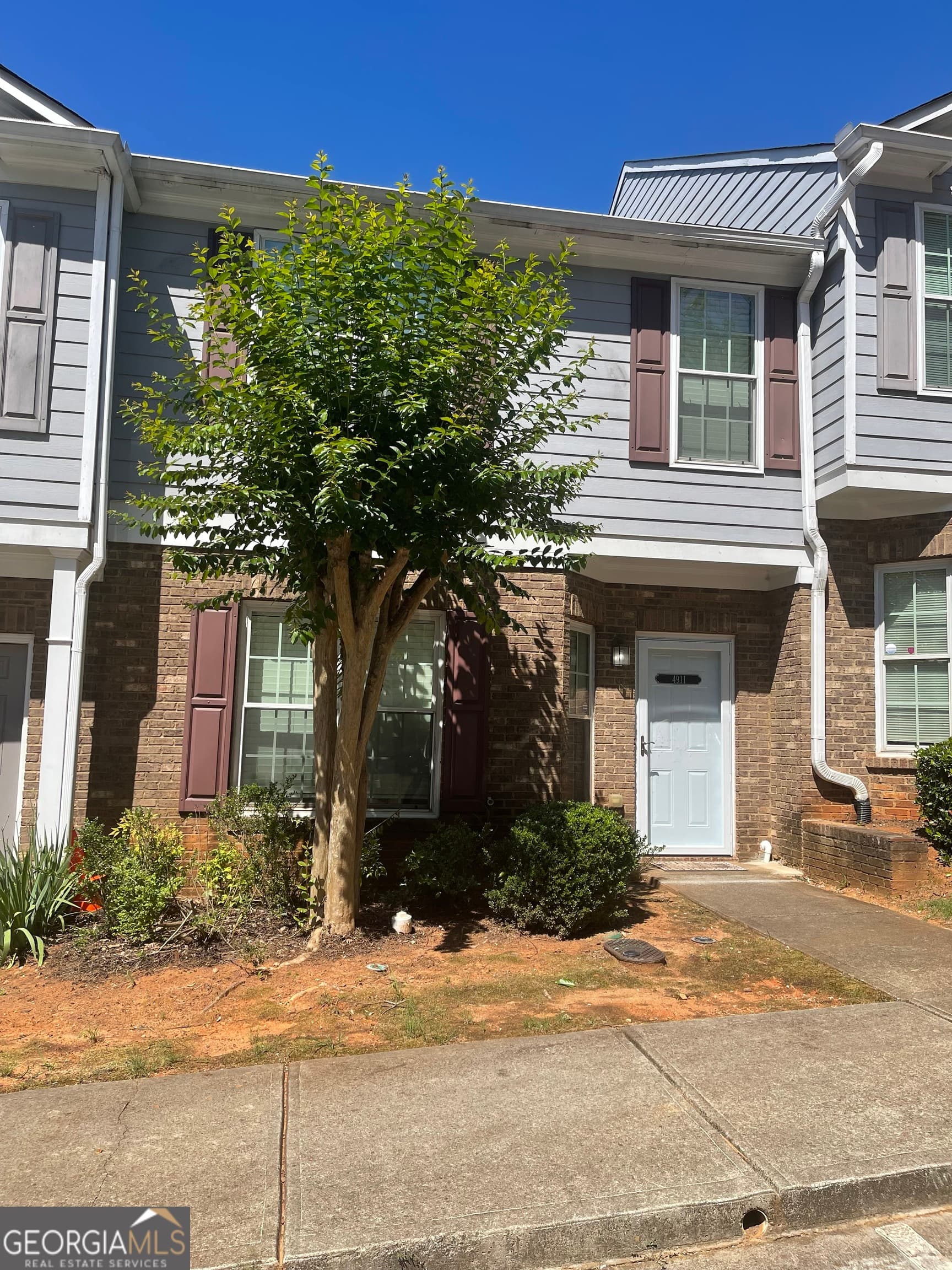 2 bedroom, 2.5 bathroom, 1,215 sq ft condominium for sale at 4911 Walden Lake Square, Decatur, GA 30035