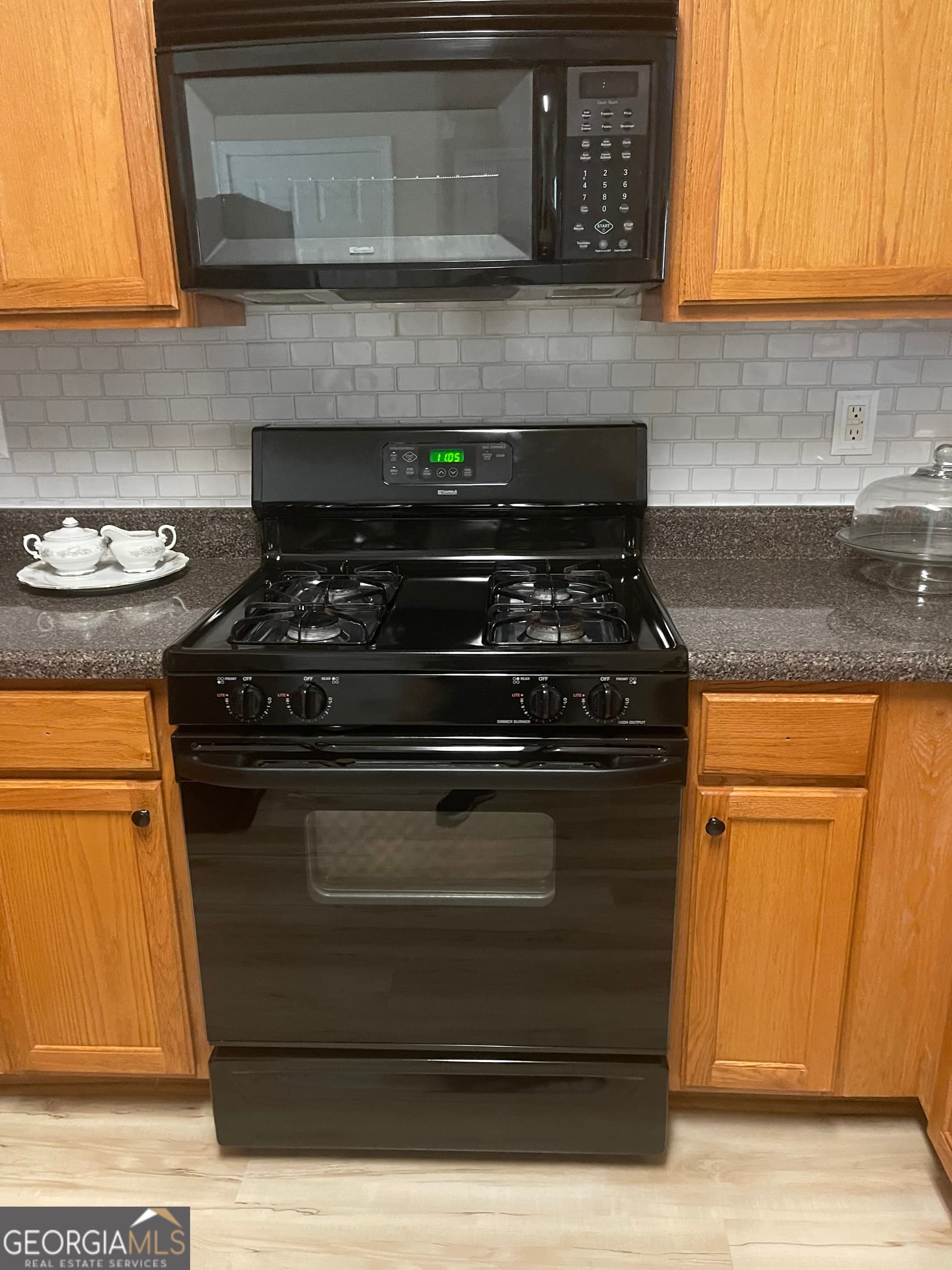 2 bedroom, 2.5 bathroom, 1,215 sq ft condominium for sale at 4911 Walden Lake Square, Decatur, GA 30035 — photo 5