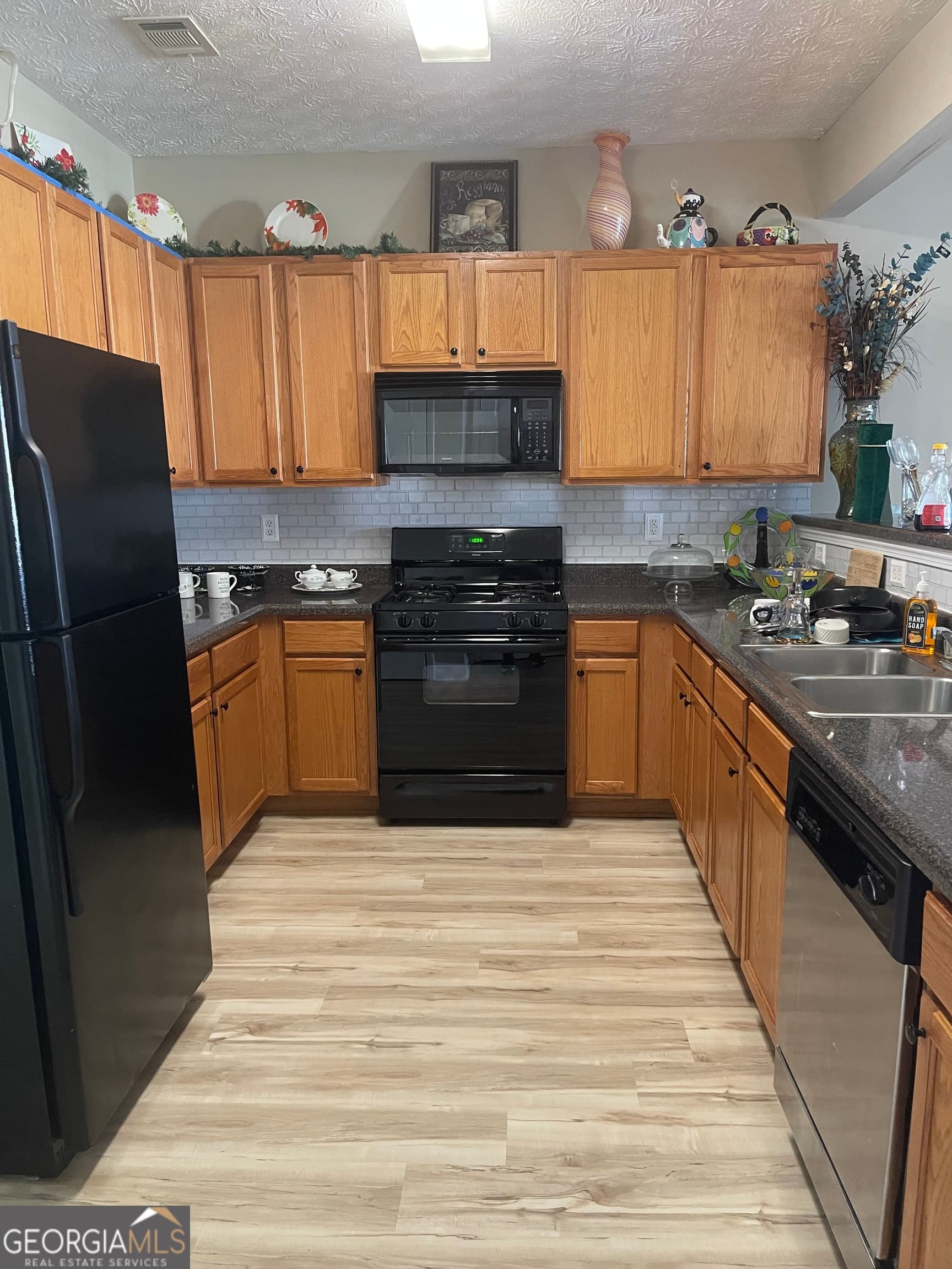 2 bedroom, 2.5 bathroom, 1,215 sq ft condominium for sale at 4911 Walden Lake Square, Decatur, GA 30035 — photo 4