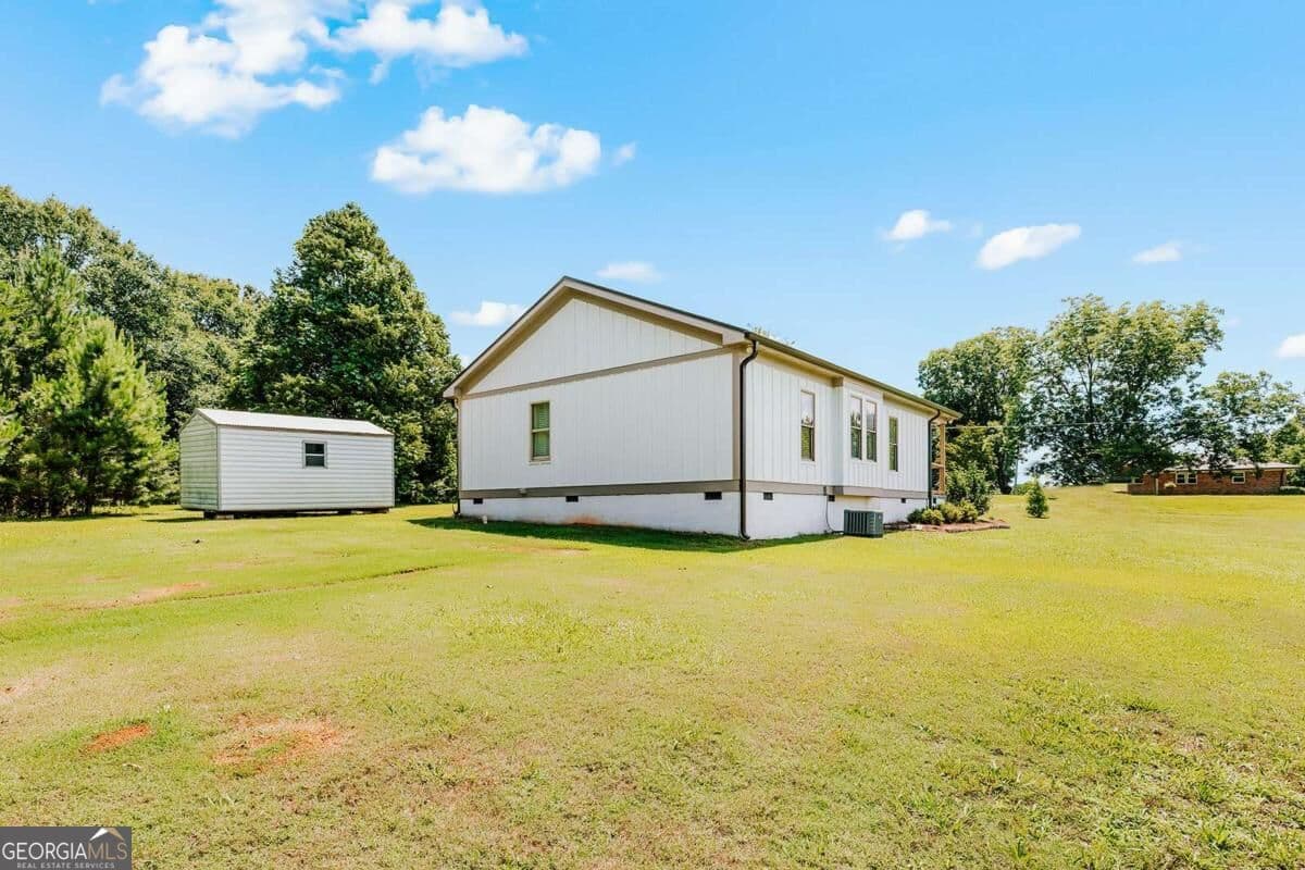 3 bedroom, 2 bathroom, 1,329 sq ft single family residence under contract at 1445 N Forest Avenue, Hartwell, GA 30643 — photo 7