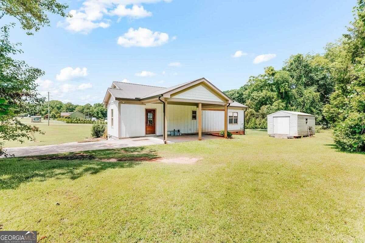 3 bedroom, 2 bathroom, 1,329 sq ft single family residence under contract at 1445 N Forest Avenue, Hartwell, GA 30643 — photo 5