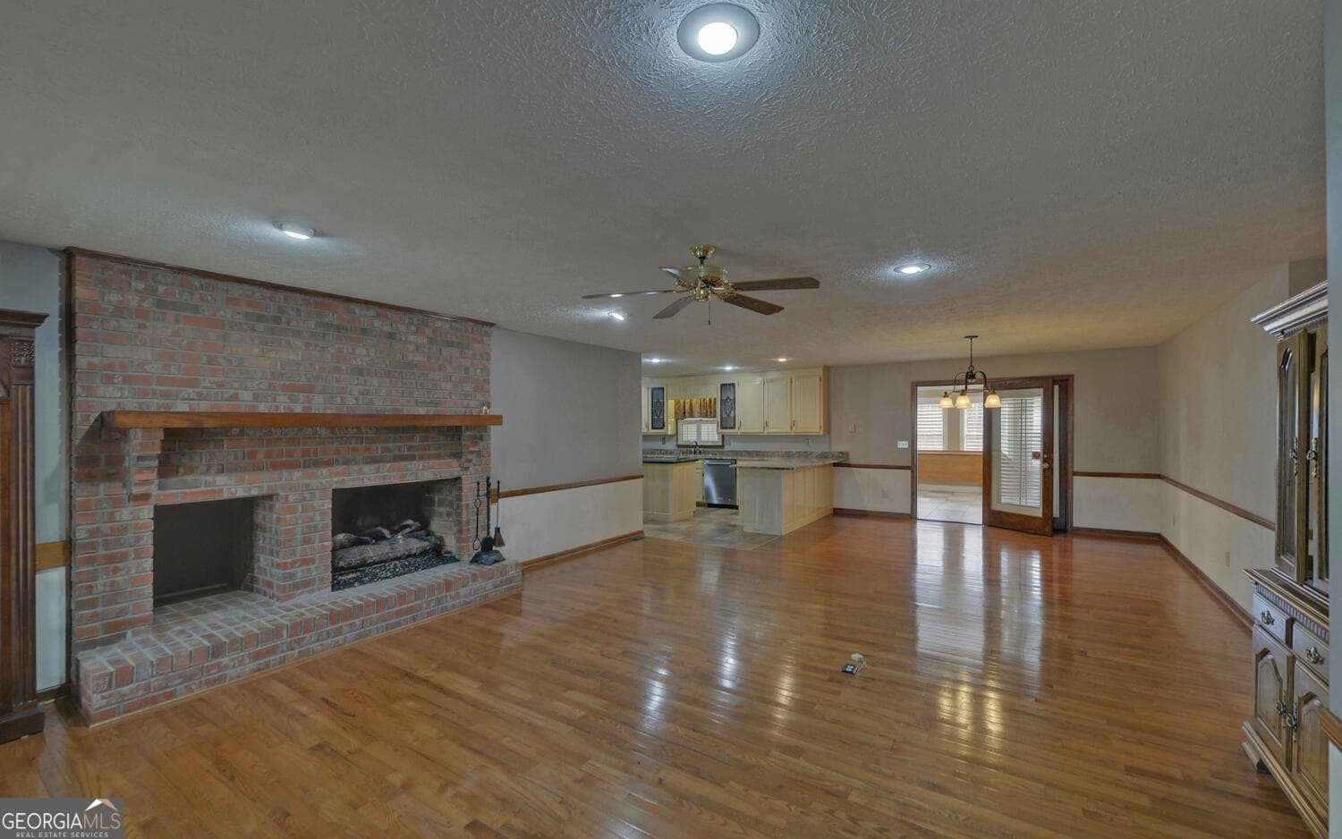 4 bedroom, 4 bathroom, 4,000 sq ft single family residence for sale at 197 Woodland Way, Dewy Rose, GA 30634 — photo 7