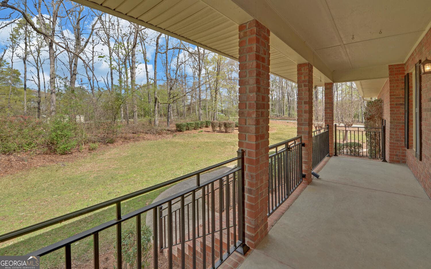 4 bedroom, 4 bathroom, 4,000 sq ft single family residence for sale at 197 Woodland Way, Dewy Rose, GA 30634 — photo 3