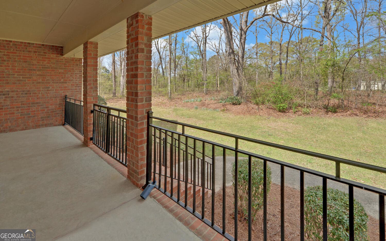 4 bedroom, 4 bathroom, 4,000 sq ft single family residence for sale at 197 Woodland Way, Dewy Rose, GA 30634 — photo 4