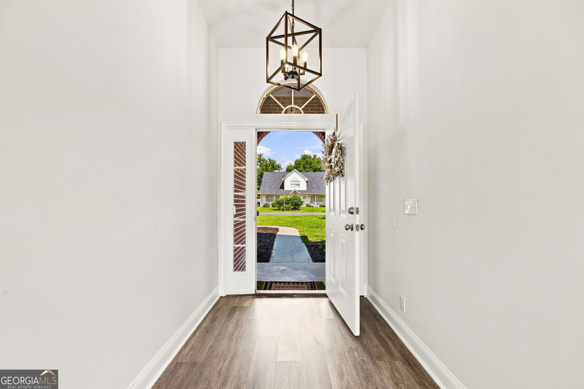 4 bedroom, 2.5 bathroom, 2,274 sq ft single family residence for sale at 117 Lake Manor Drive, Kingsland, GA 31548 — photo 6