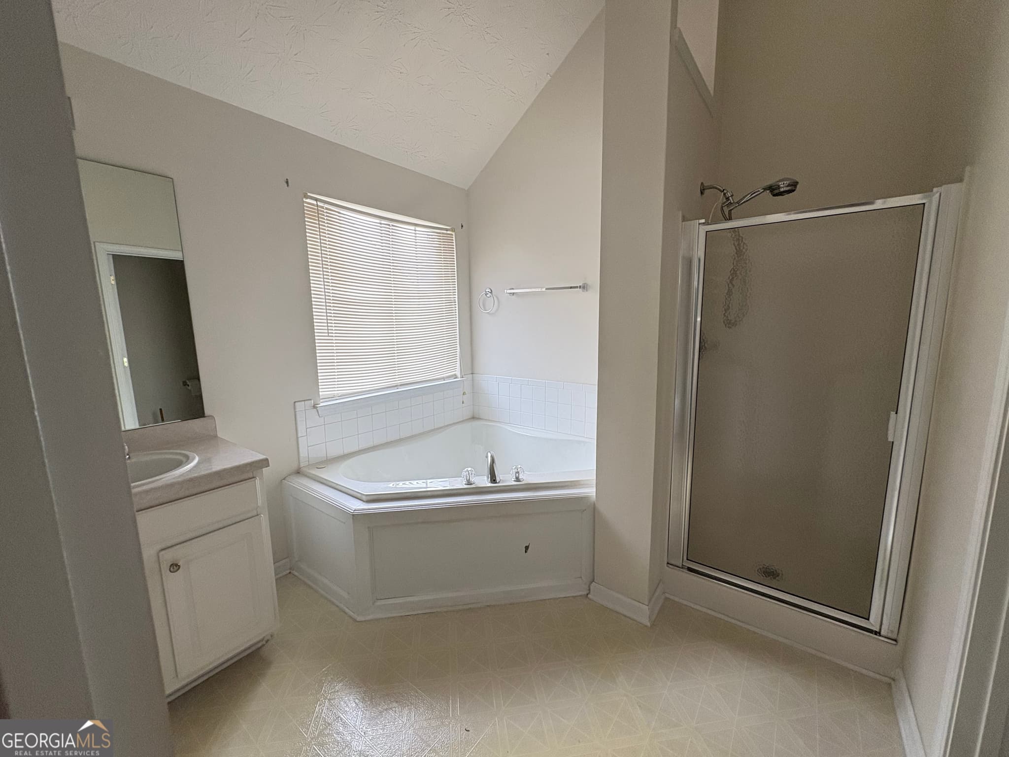 5 bedroom, 3.5 bathroom, 2,545 sq ft single family residence for sale at 1130 Ivey Lane, Mcdonough, GA 30253 — photo 7