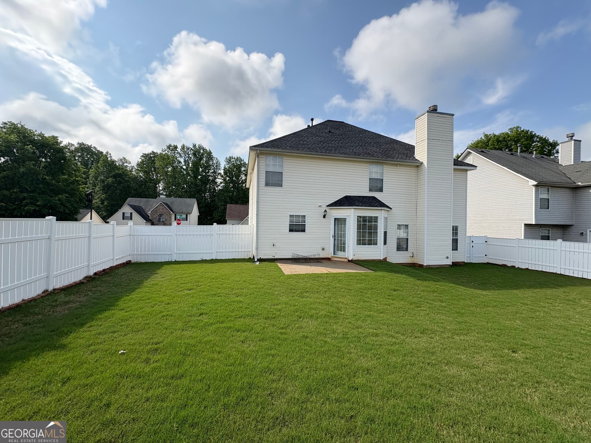 5 bedroom, 3.5 bathroom, 2,545 sq ft single family residence for sale at 1130 Ivey Lane, Mcdonough, GA 30253 — photo 3