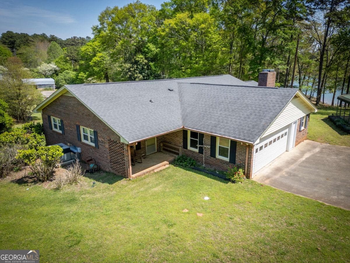 4 bedroom, 2 bathroom, 2,148 sq ft single family residence sold at 2580 Ridge Road, Hartwell, GA 30643