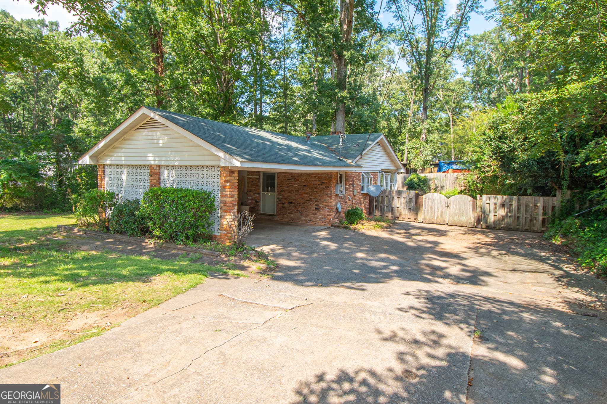 4 bedroom, 2 bathroom, 1,536 sq ft single family residence for rent at 1005 College Station Road, Athens, GA 30605 for $2,000 a month — photo 2