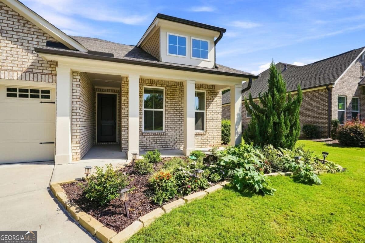 2 bedroom, 2 bathroom, 1,937 sq ft single family residence for sale at 201 Floral Valley Drive, Woodstock, GA 30188 — photo 3