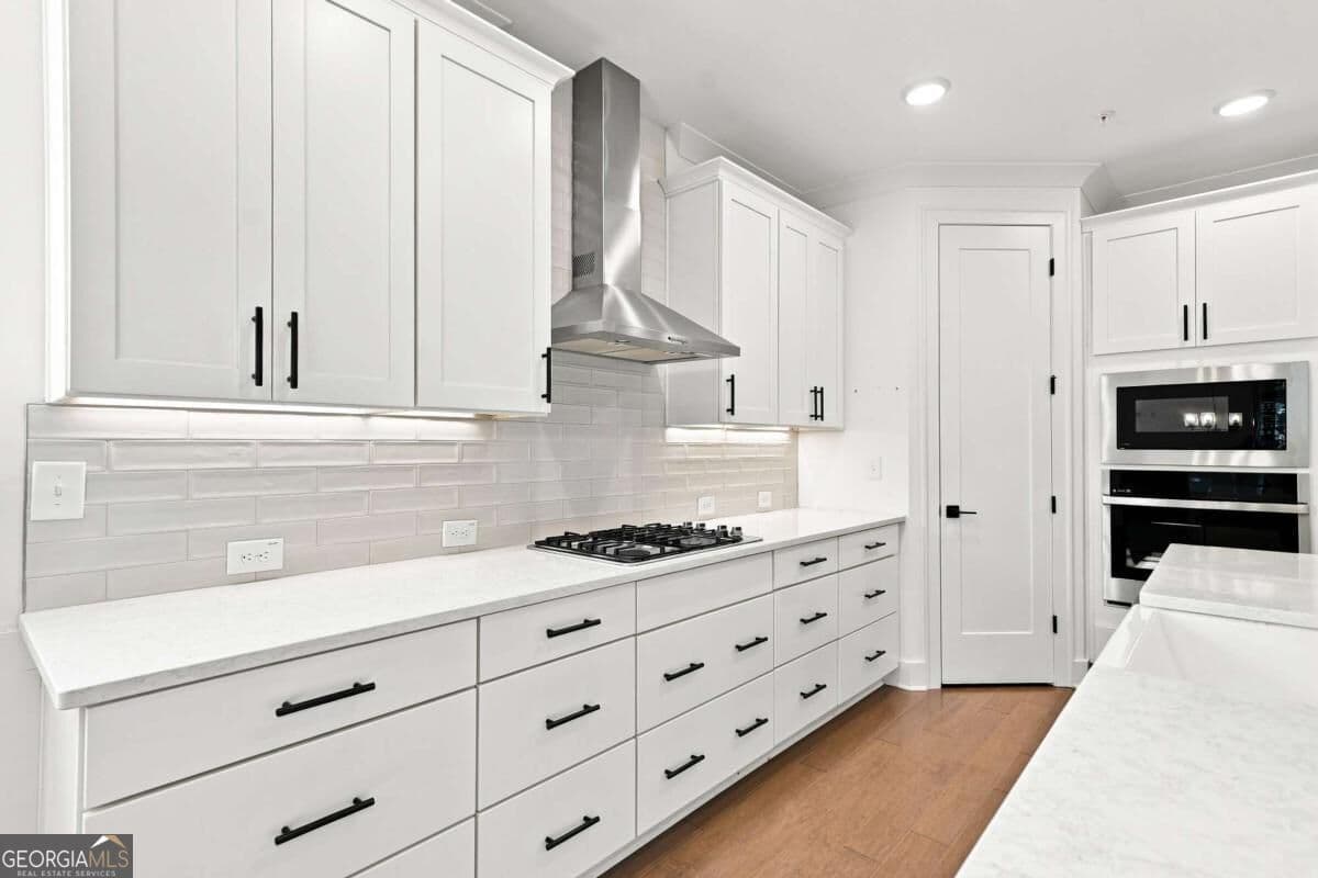 2 bedroom, 2 bathroom, 1,937 sq ft single family residence for sale at 201 Floral Valley Drive, Woodstock, GA 30188 — photo 9