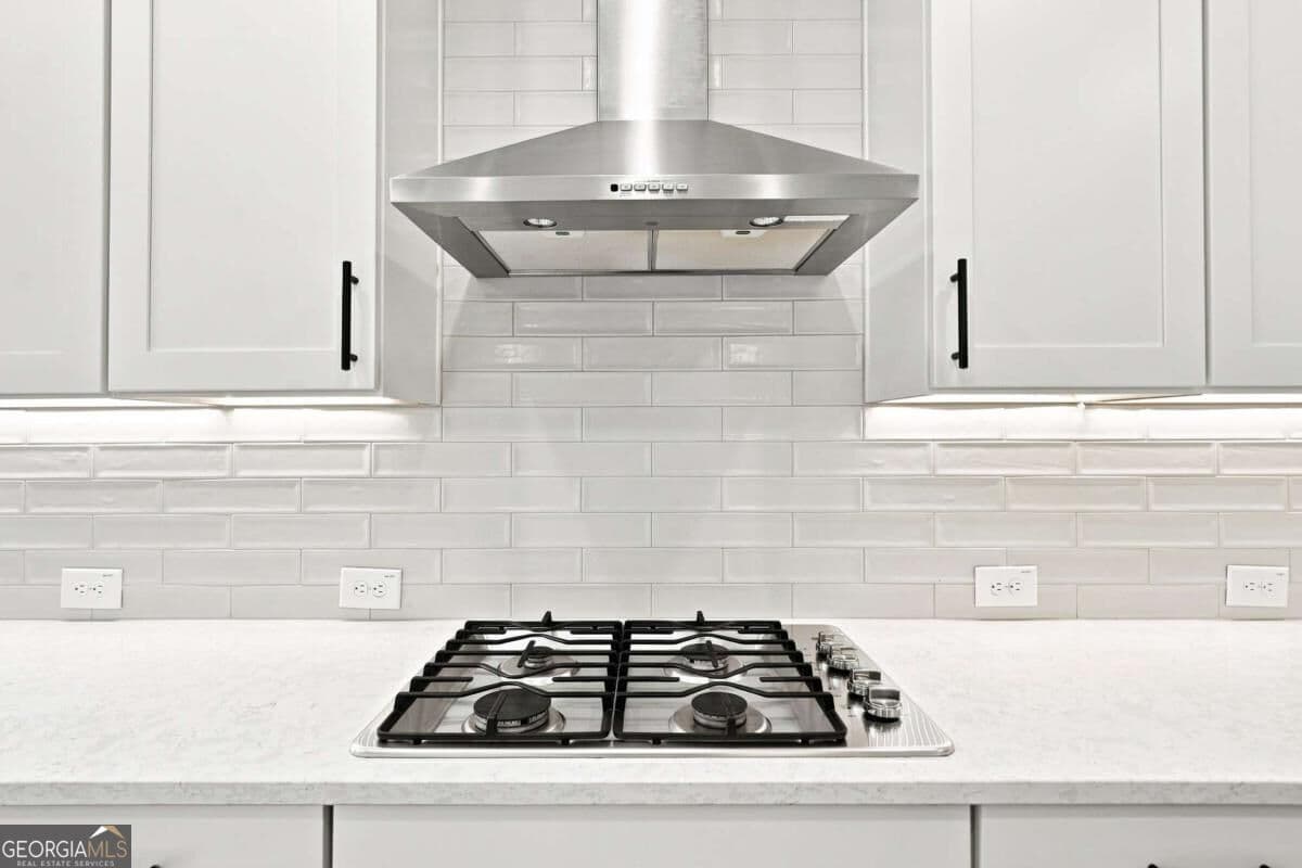 2 bedroom, 2 bathroom, 1,937 sq ft single family residence for sale at 201 Floral Valley Drive, Woodstock, GA 30188 — photo 10