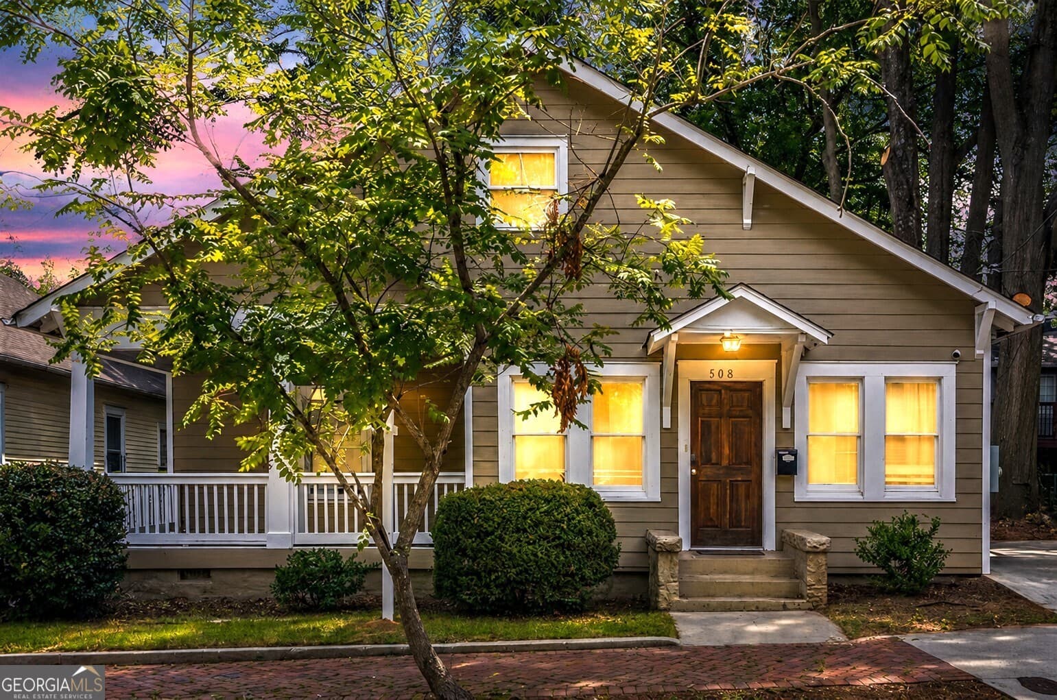 3 bedroom, 2 bathroom, 1,804 sq ft single family residence for sale at 508 Lawton Street, Atlanta, GA 30310 — photo 1 of 41