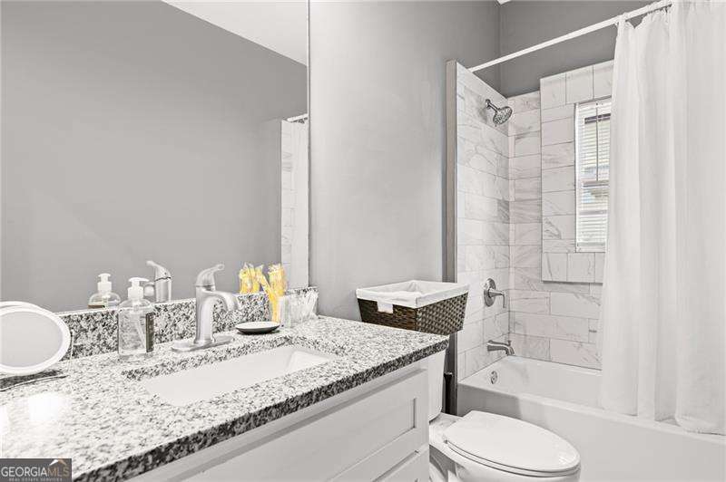 3 bedroom, 2 bathroom, 1,804 sq ft single family residence for sale at 508 Lawton Street, Atlanta, GA 30310 — photo 4