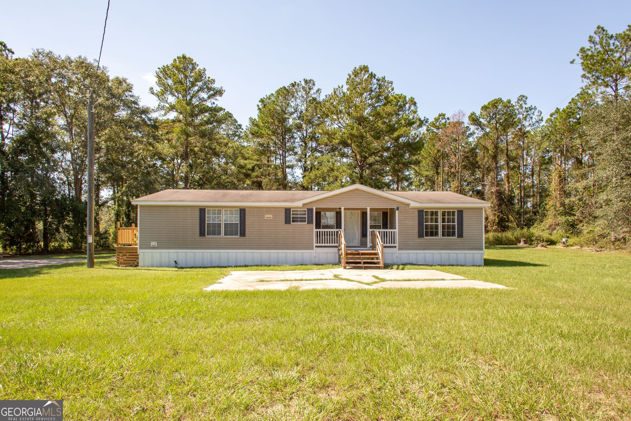 3 bedroom, 2 bathroom, 1,792 sq ft manufactured home,single family residence for sale at 6257 Bailey Road, Blackshear, GA 31516