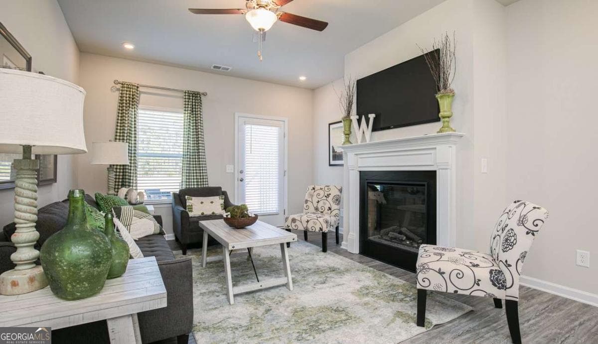 3 bedroom, 2 bathroom, 1,501 sq ft single family residence under contract at 104 Cottage Court 13B, Thomaston, GA 30286 — photo 7
