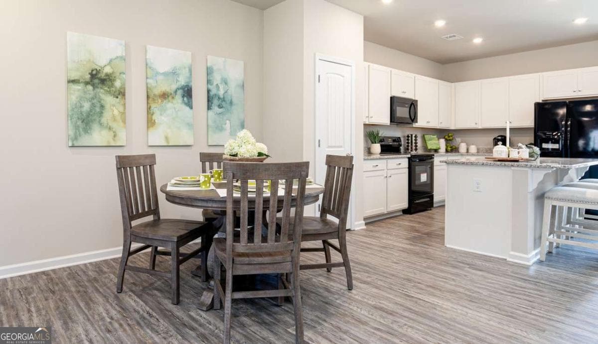 3 bedroom, 2 bathroom, 1,501 sq ft single family residence under contract at 104 Cottage Court 13B, Thomaston, GA 30286 — photo 3