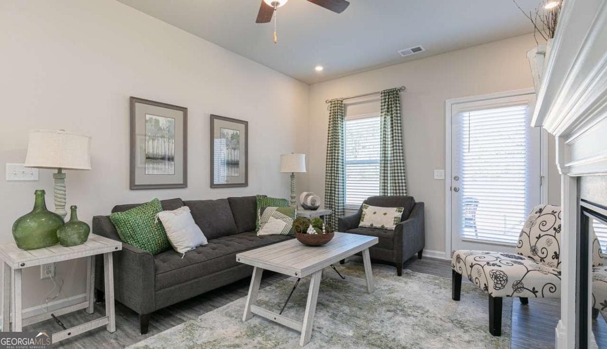 3 bedroom, 2 bathroom, 1,501 sq ft single family residence under contract at 104 Cottage Court 13B, Thomaston, GA 30286 — photo 8