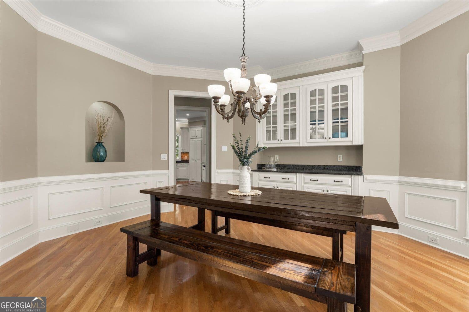 5 bedroom, 4.5 bathroom, 8,613 sq ft single family residence for sale at 1685 Eversedge Drive, Alpharetta, GA 30009 — photo 9