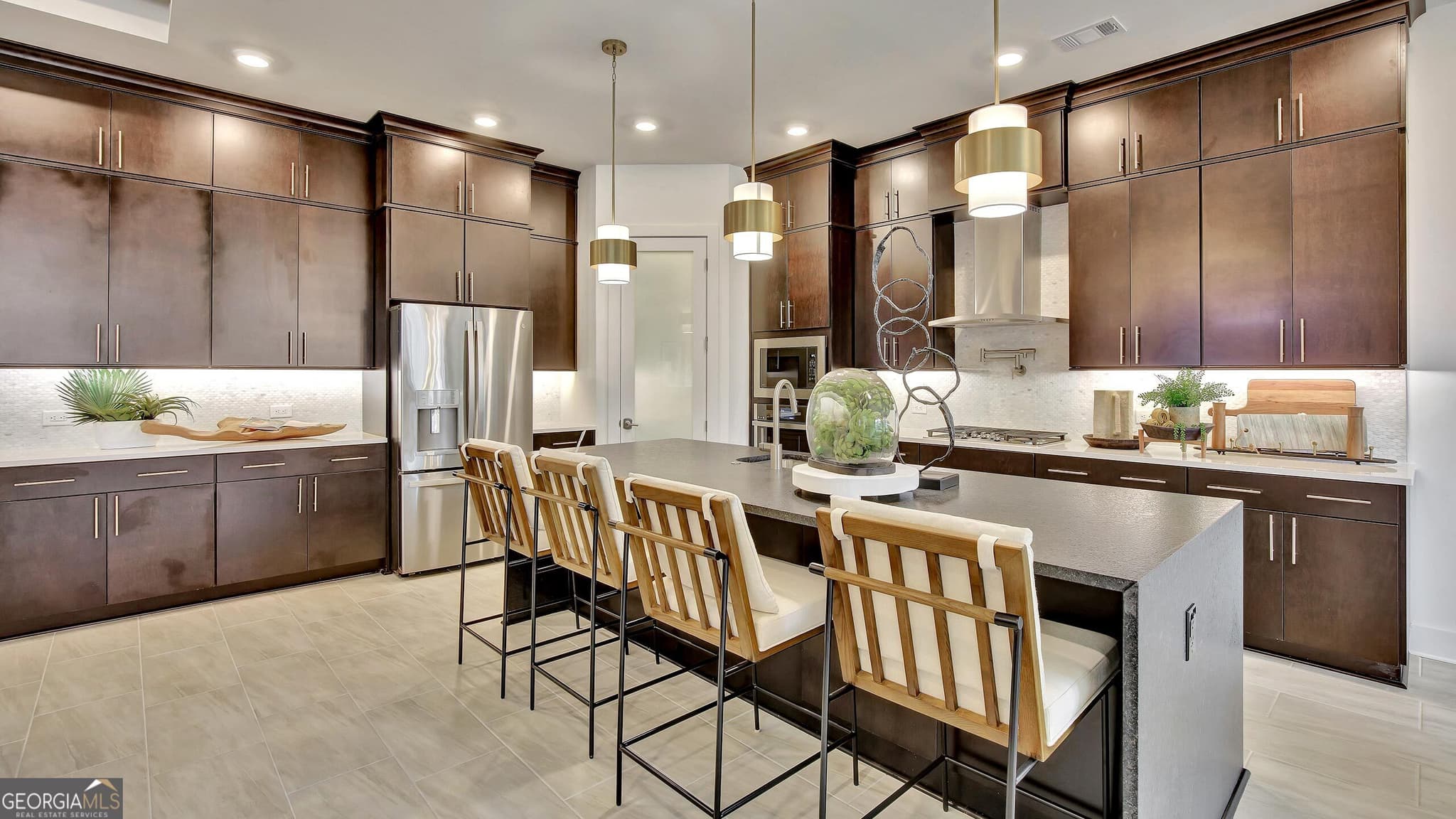 4 bedroom, 5.5 bathroom, 5,351 sq ft single family residence for sale at 254 Savoy Court, Newnan, GA 30263 — photo 4